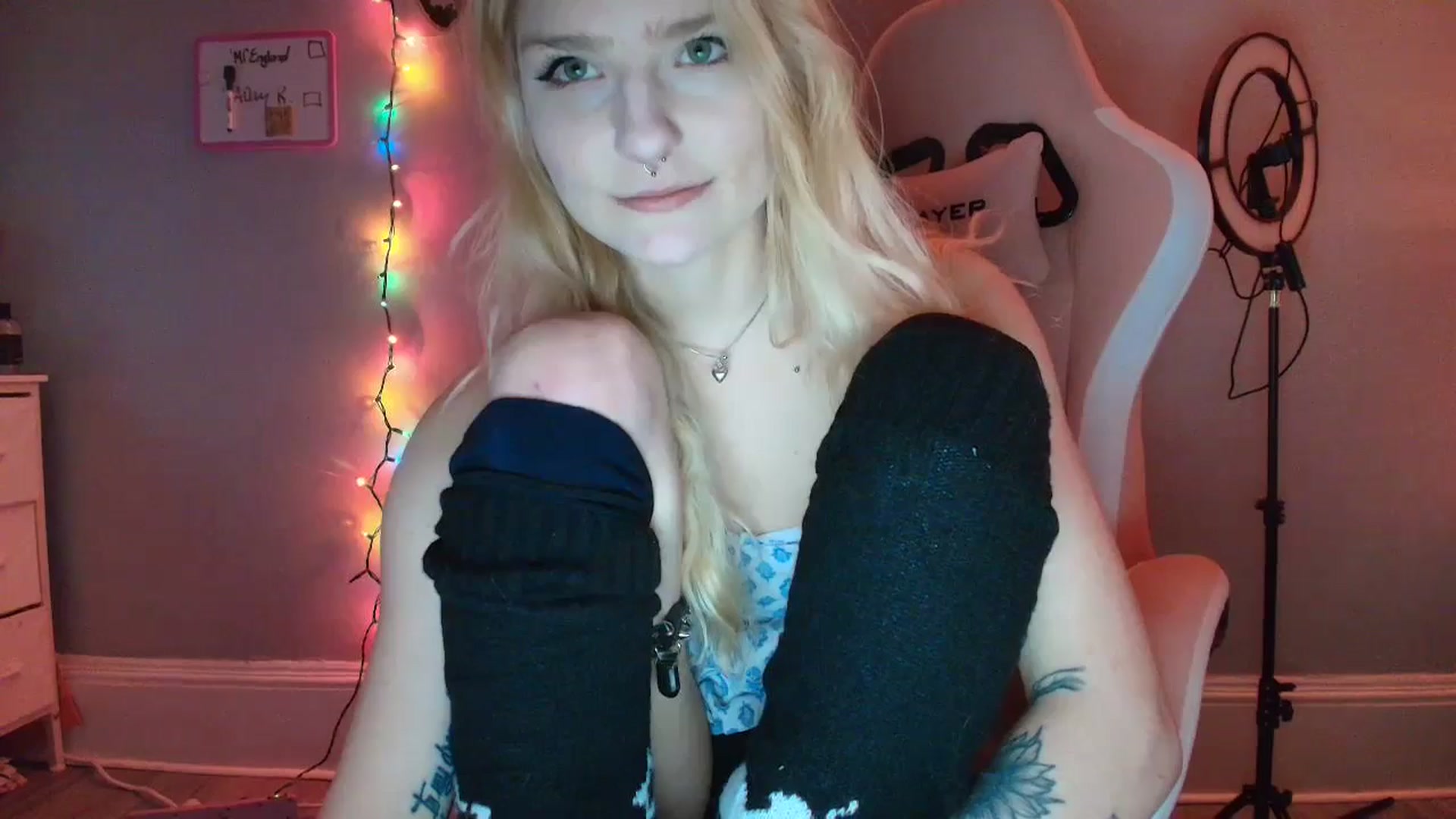 Gallery image thumbnail from DuckChan0's myfreecams stream on, 11/23/2025, 17:10 image 17 of 20