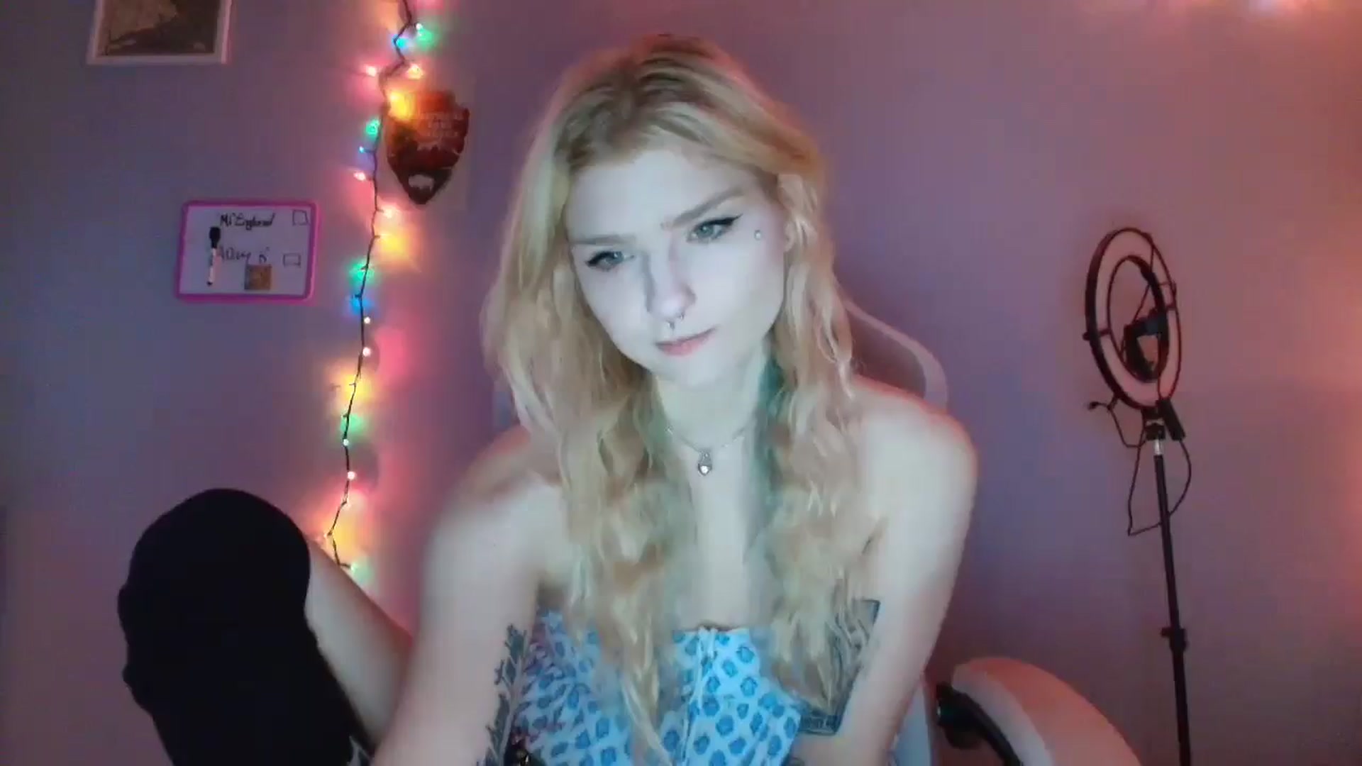 Gallery image thumbnail from DuckChan0's myfreecams stream on, 11/23/2025, 17:10 image 1 of 20