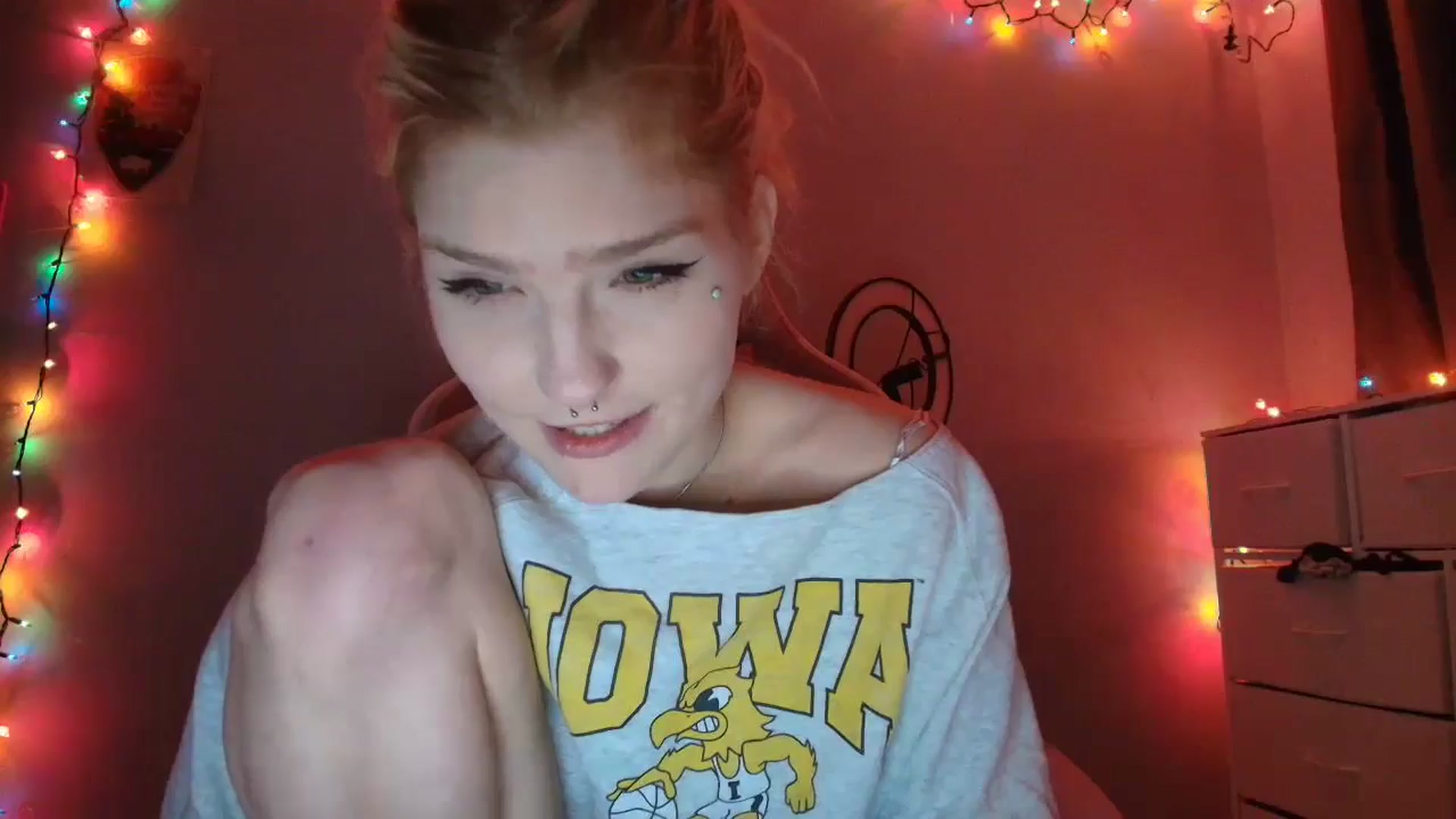 Gallery image thumbnail from DuckChan0's myfreecams stream on, 11/23/2025, 18:38 image 16 of 20