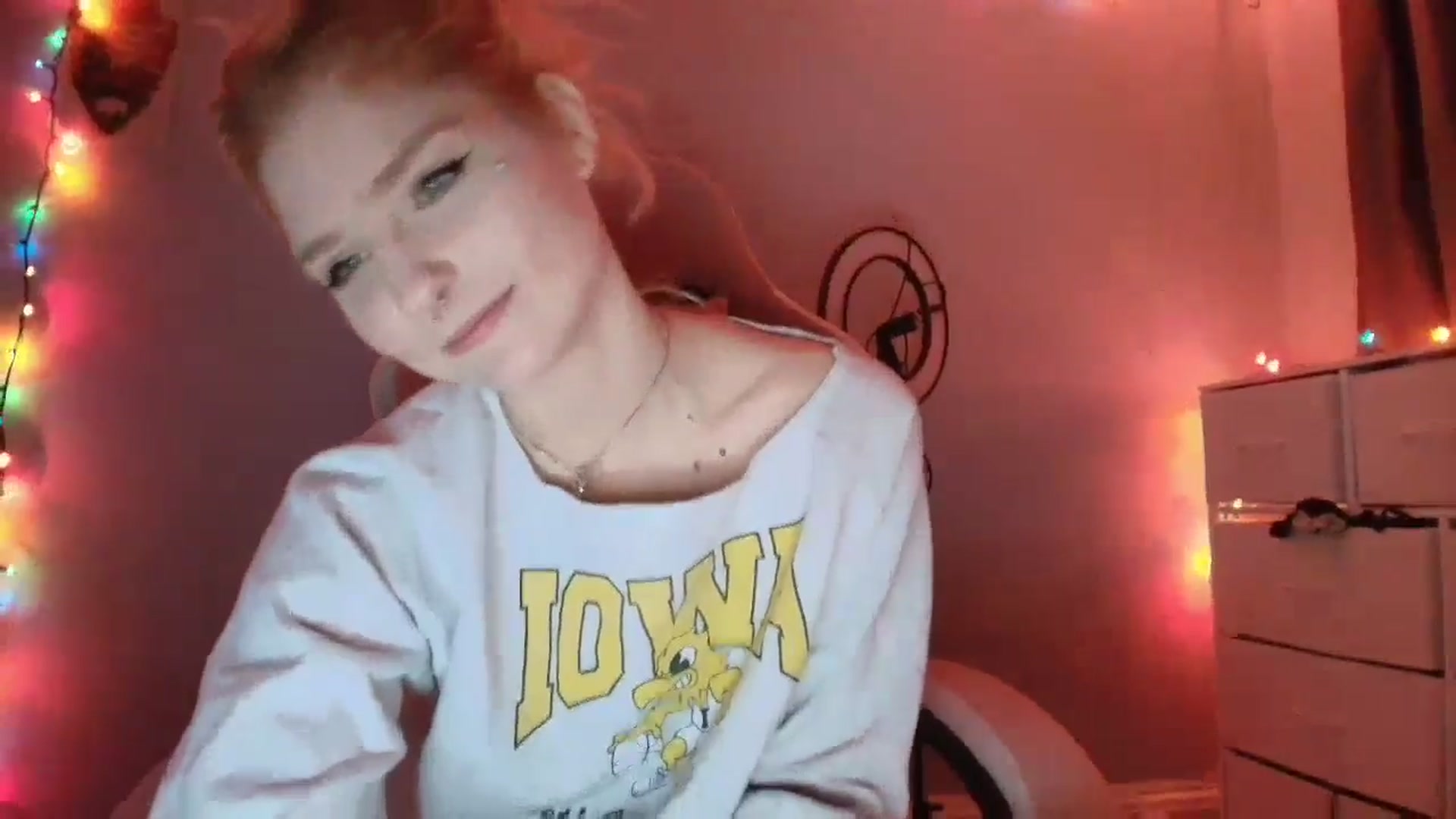 Gallery image thumbnail from DuckChan0's myfreecams stream on, 11/23/2025, 18:38 image 13 of 20
