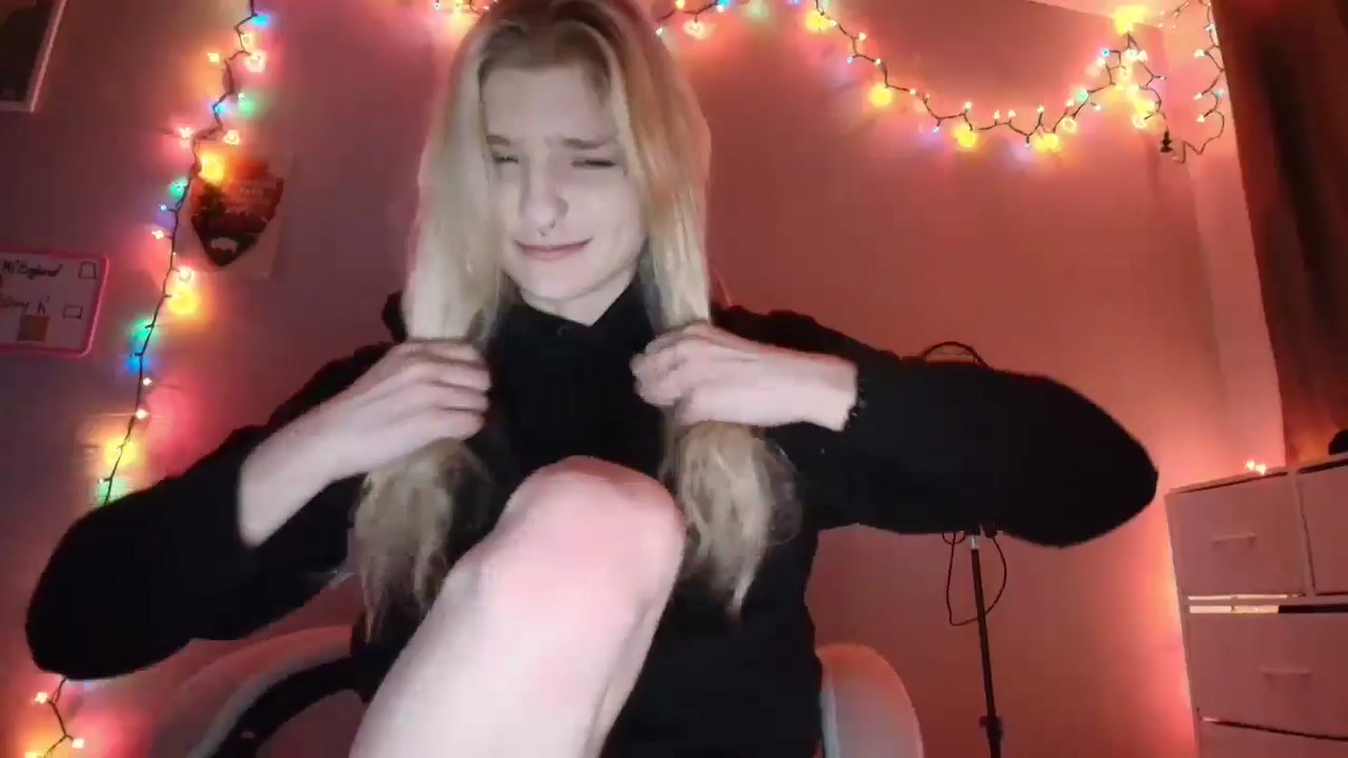 Gallery image thumbnail from DuckChan0's myfreecams stream on, 11/24/2025, 16:33 image 12 of 20