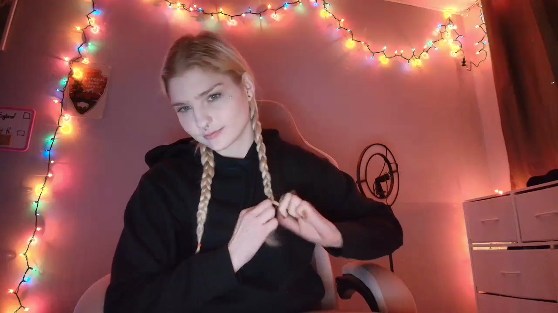 Gallery image thumbnail from DuckChan0's myfreecams stream on, 11/24/2025, 16:33 image 17 of 20