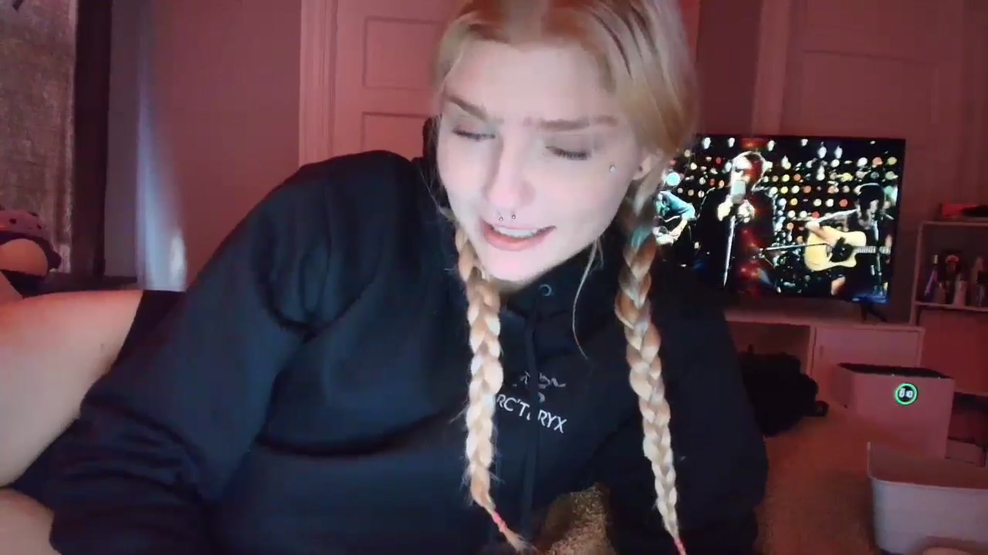 Gallery image thumbnail from DuckChan0's myfreecams stream on, 11/24/2025, 17:50 image 3 of 20