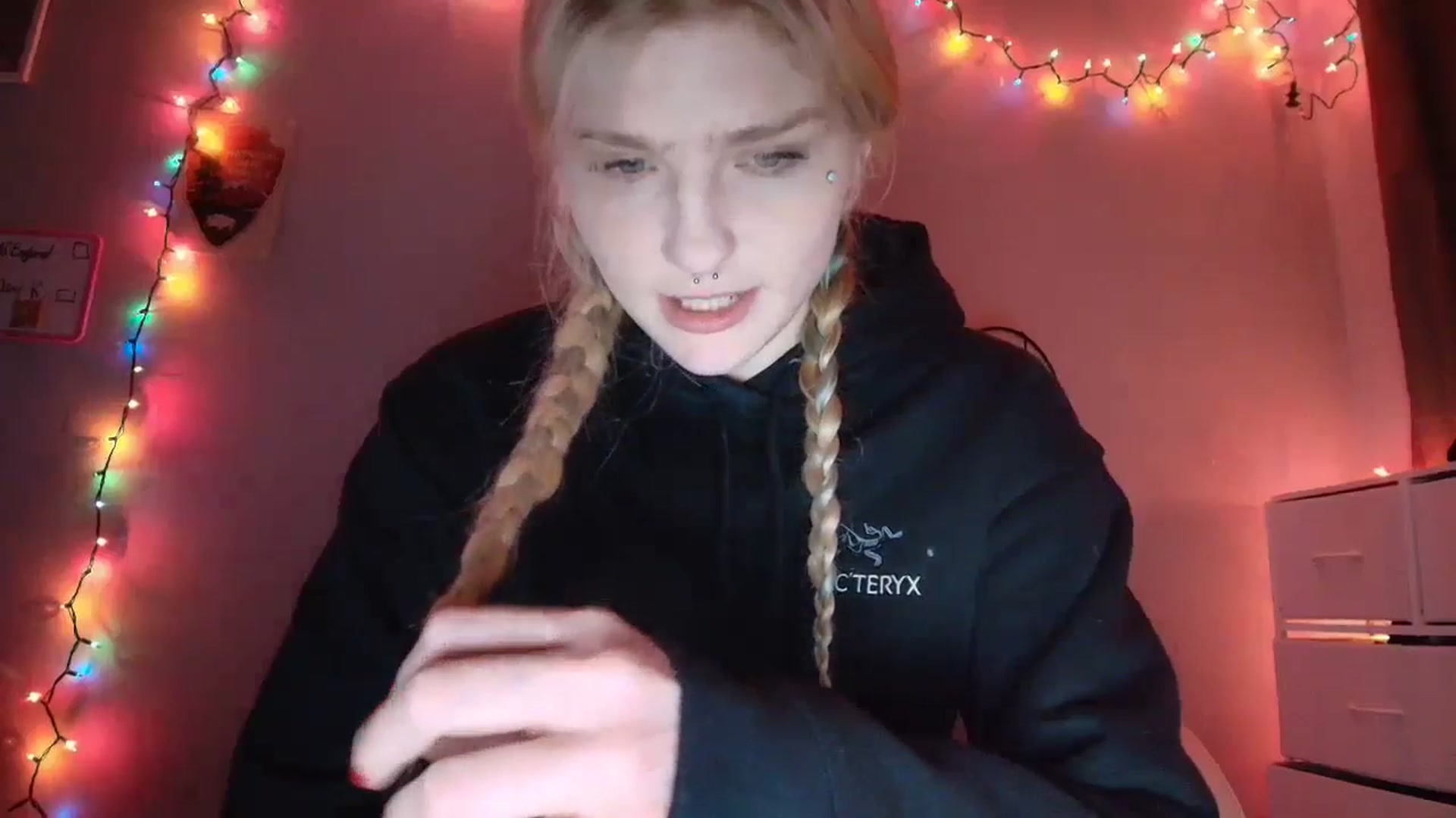 Gallery image thumbnail from DuckChan0's myfreecams stream on, 11/24/2025, 17:50 image 13 of 20
