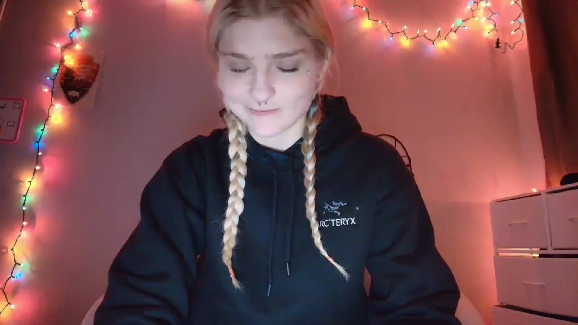 Gallery image thumbnail from DuckChan0's myfreecams stream on, 11/24/2025, 17:50 image 10 of 20