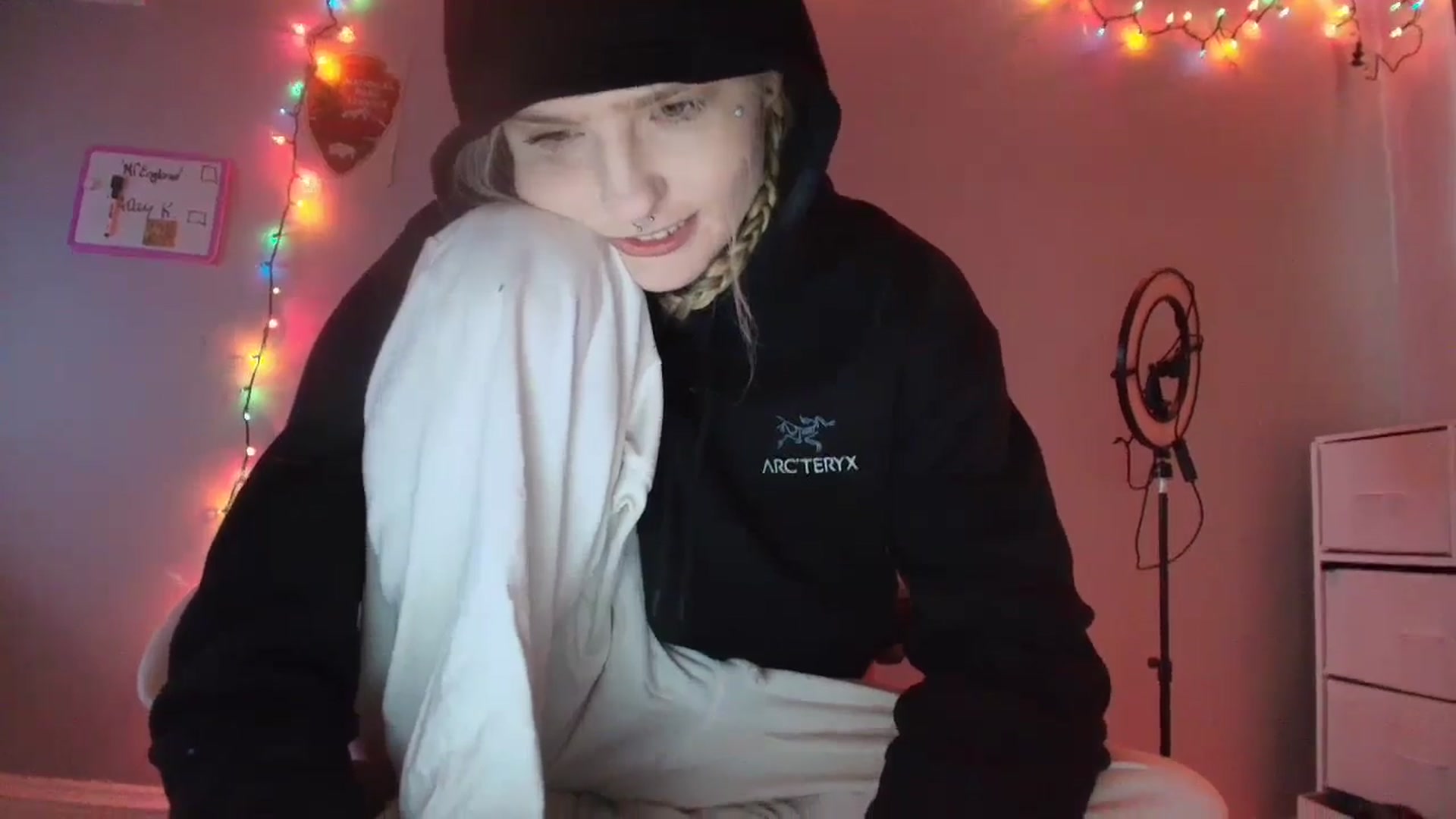 Gallery image thumbnail from DuckChan0's myfreecams stream on, 11/25/2025, 17:22 image 4 of 20