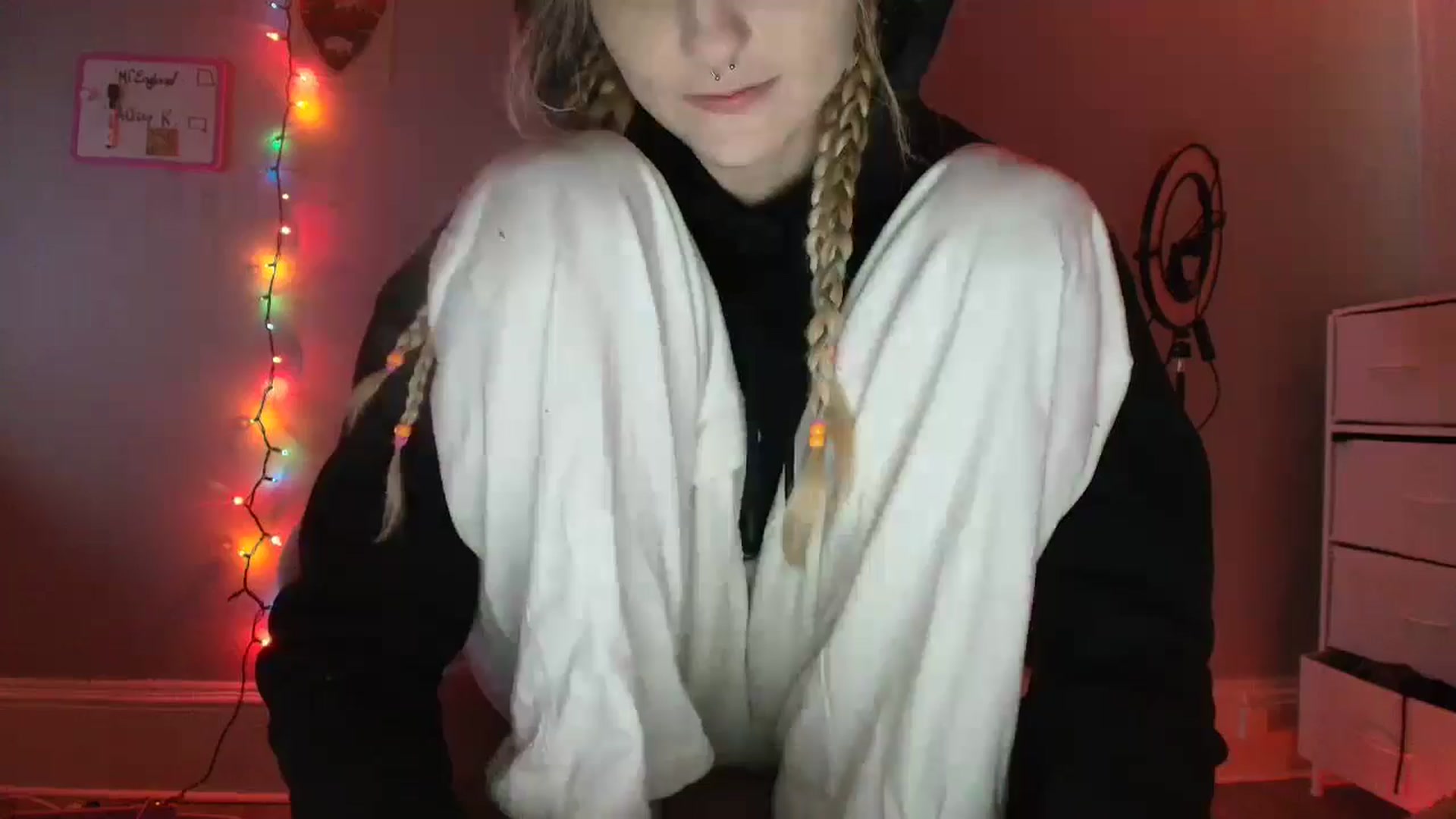 Gallery image thumbnail from DuckChan0's myfreecams stream on, 11/25/2025, 17:22 image 9 of 20