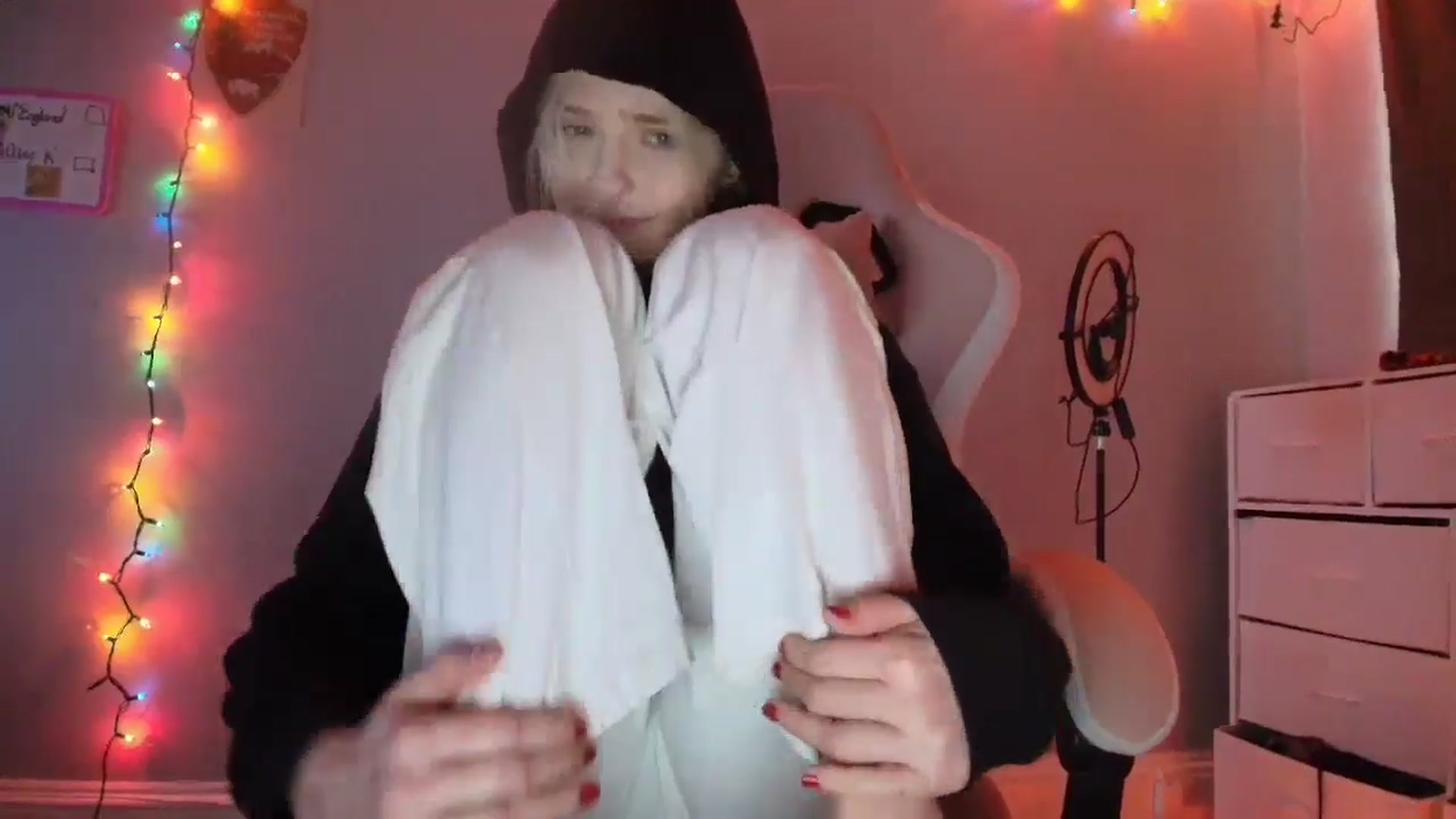 Gallery image thumbnail from DuckChan0's myfreecams stream on, 11/25/2025, 17:22 image 18 of 20