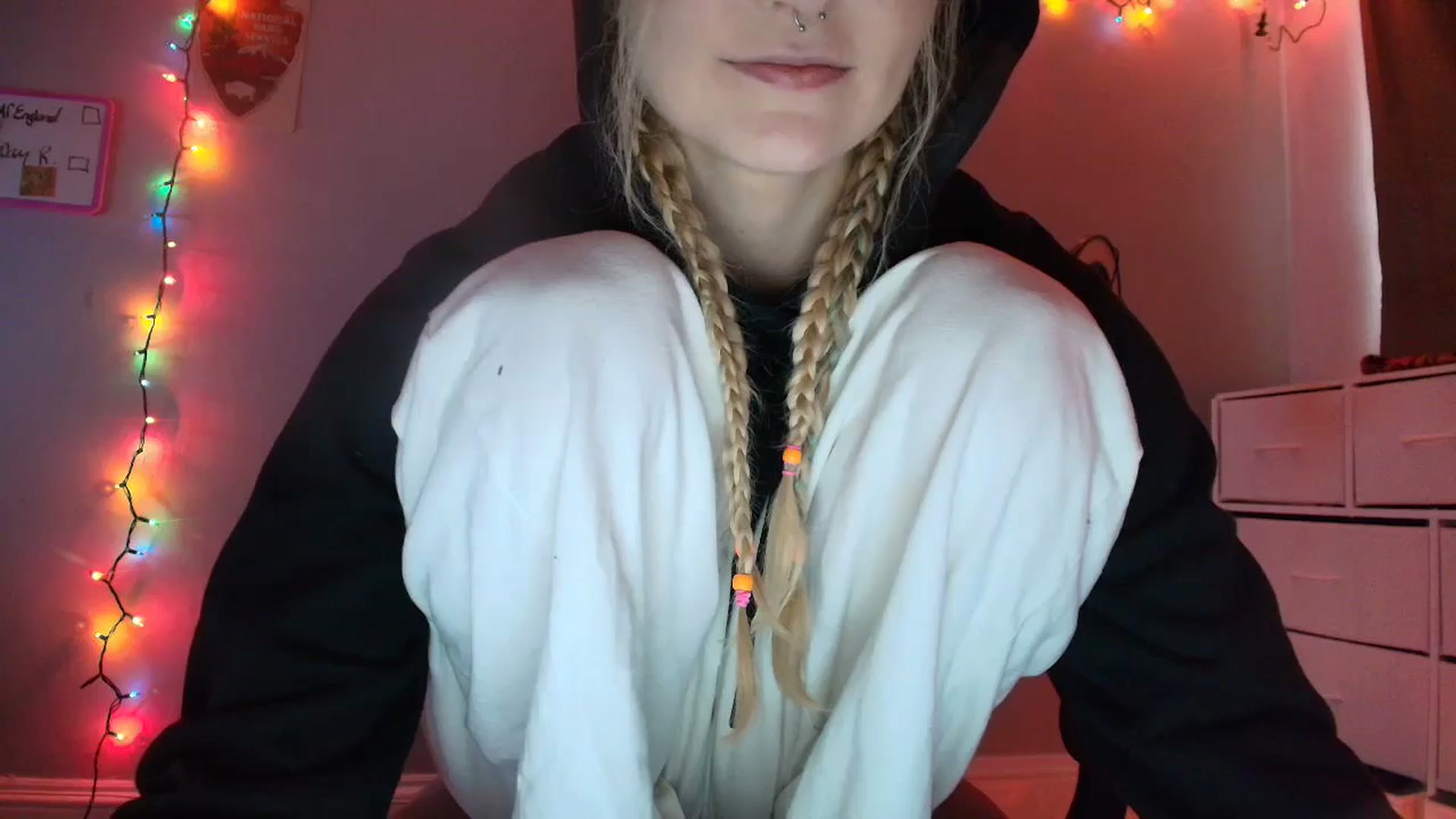 Gallery image thumbnail from DuckChan0's myfreecams stream on, 11/25/2025, 17:22 image 13 of 20