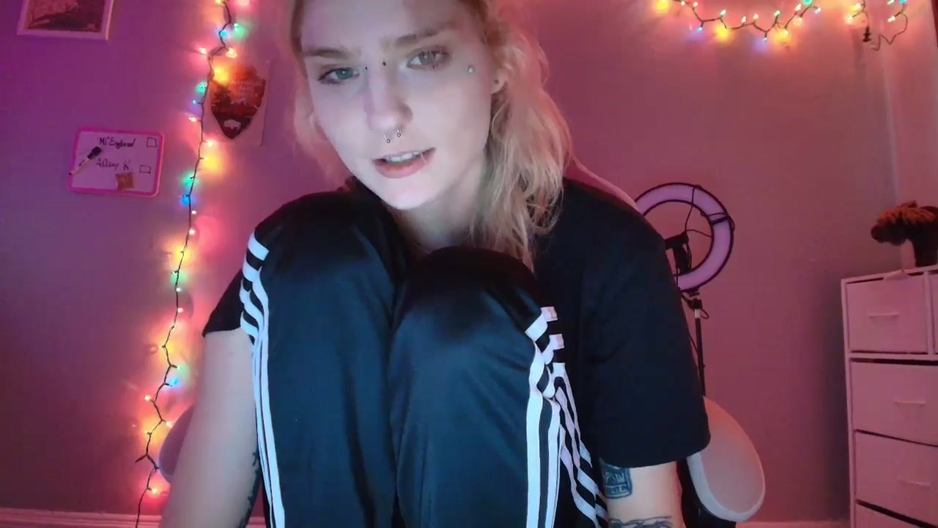 Gallery image thumbnail from DuckChan0's myfreecams stream on, 11/26/2025, 20:15 image 20 of 20