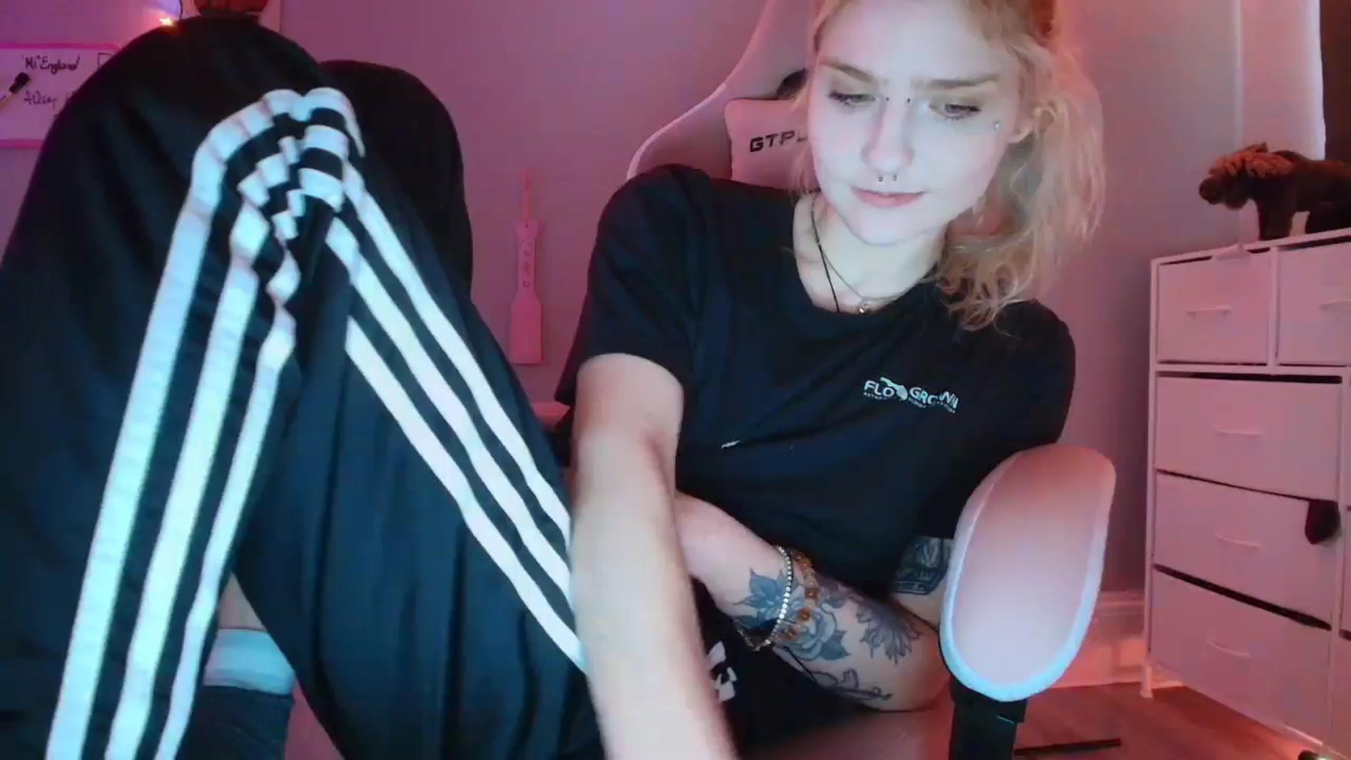 Gallery image thumbnail from DuckChan0's myfreecams stream on, 11/26/2025, 20:15 image 1 of 20