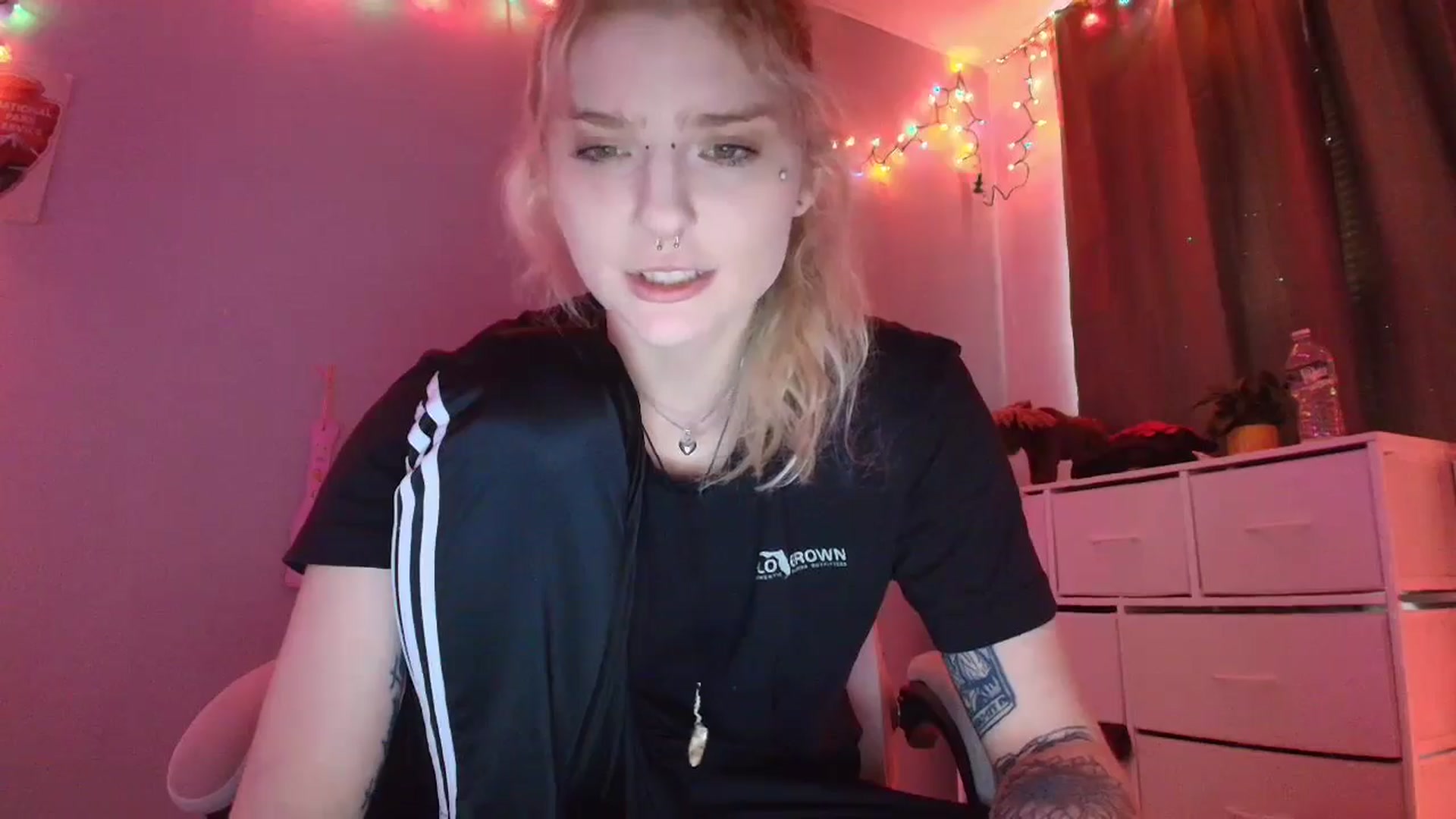 Gallery image thumbnail from DuckChan0's myfreecams stream on, 11/26/2025, 20:15 image 5 of 20