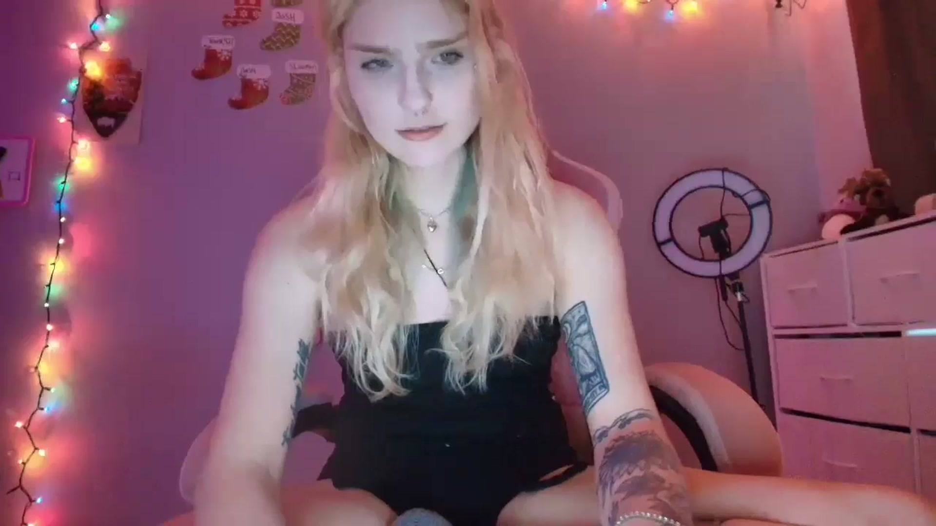 Gallery image thumbnail from DuckChan0's myfreecams stream on, 11/29/2025, 18:09 image 6 of 20