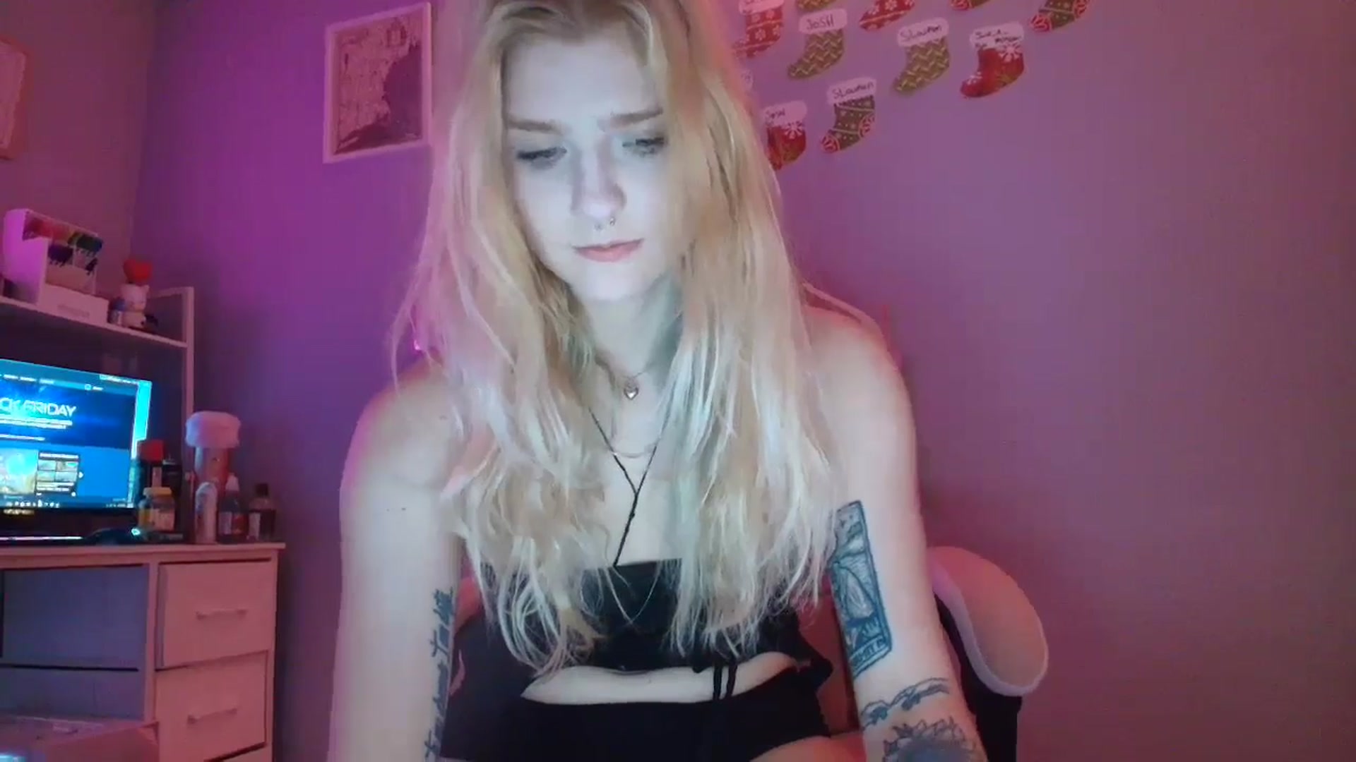 Gallery image thumbnail from DuckChan0's myfreecams stream on, 11/29/2025, 18:09 image 15 of 20