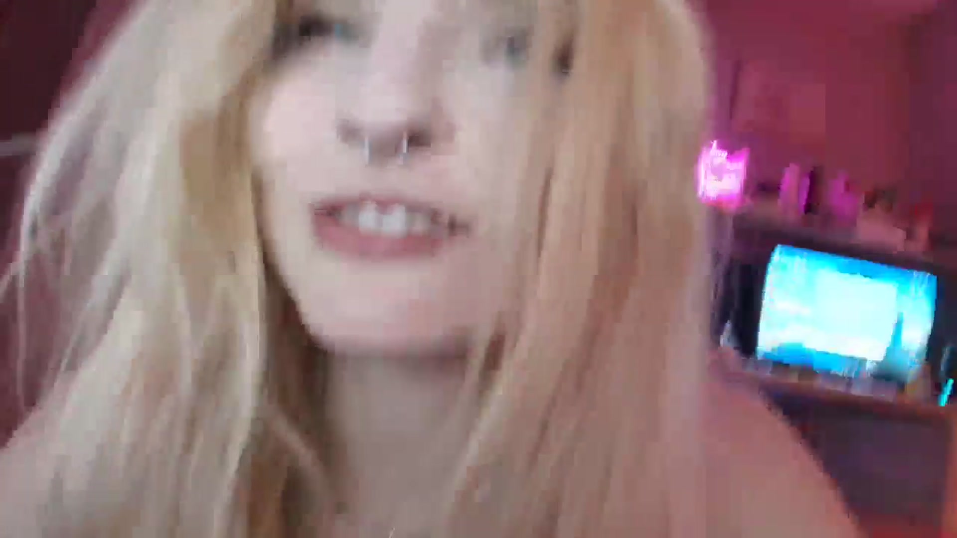 Gallery image thumbnail from DuckChan0's myfreecams stream on, 11/30/2025, 19:54 image 13 of 20