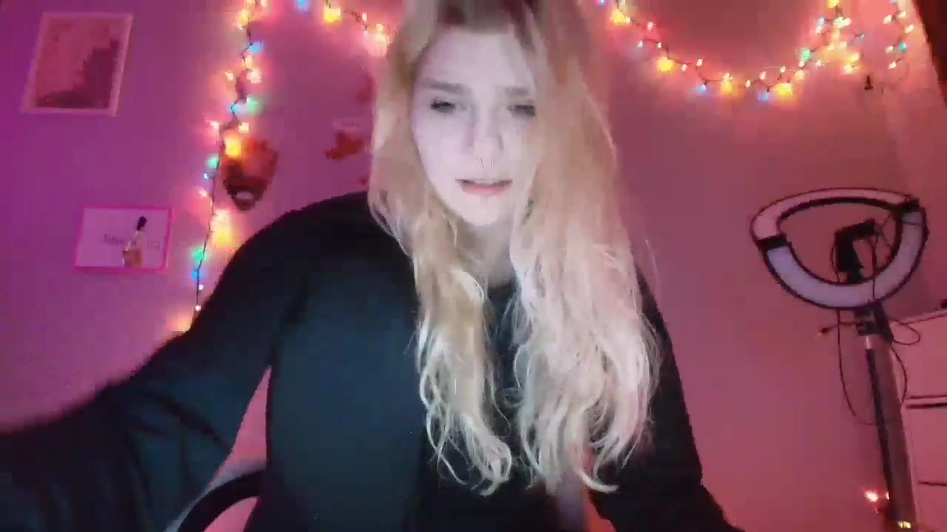 Gallery image thumbnail from DuckChan0's myfreecams stream on, 12/02/2025, 18:00 image 2 of 20