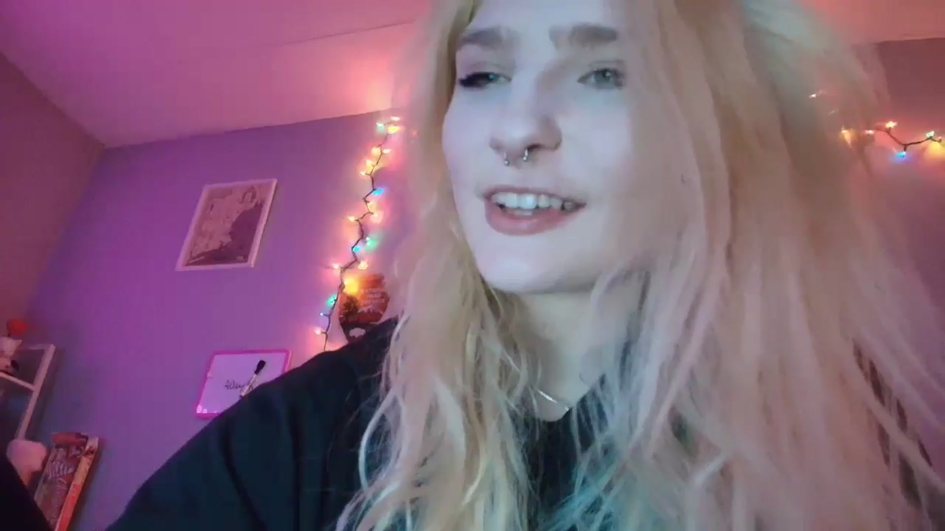 Gallery image thumbnail from DuckChan0's myfreecams stream on, 12/02/2025, 18:00 image 11 of 20