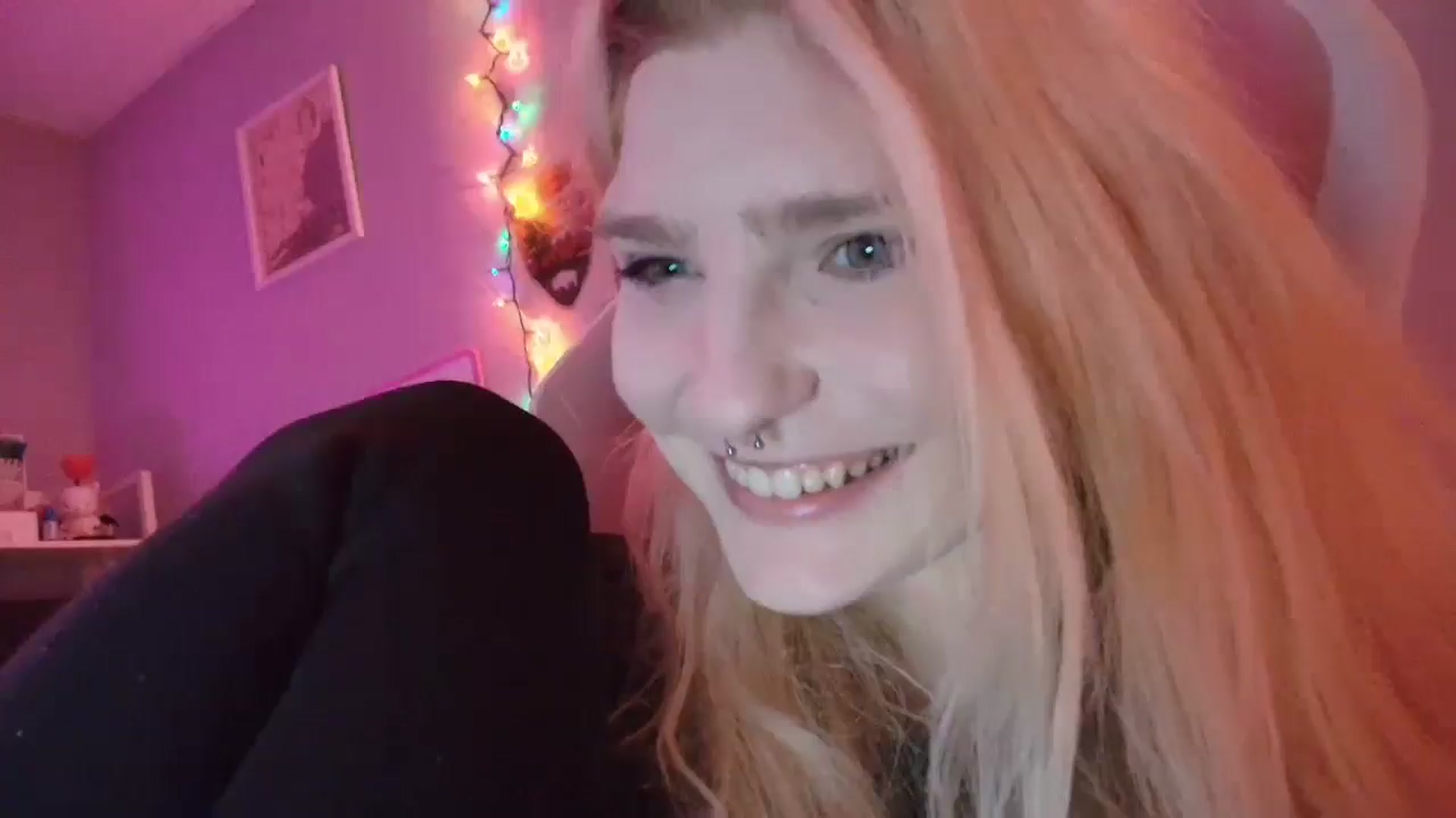 Gallery image thumbnail from DuckChan0's myfreecams stream on, 12/02/2025, 18:00 image 10 of 20