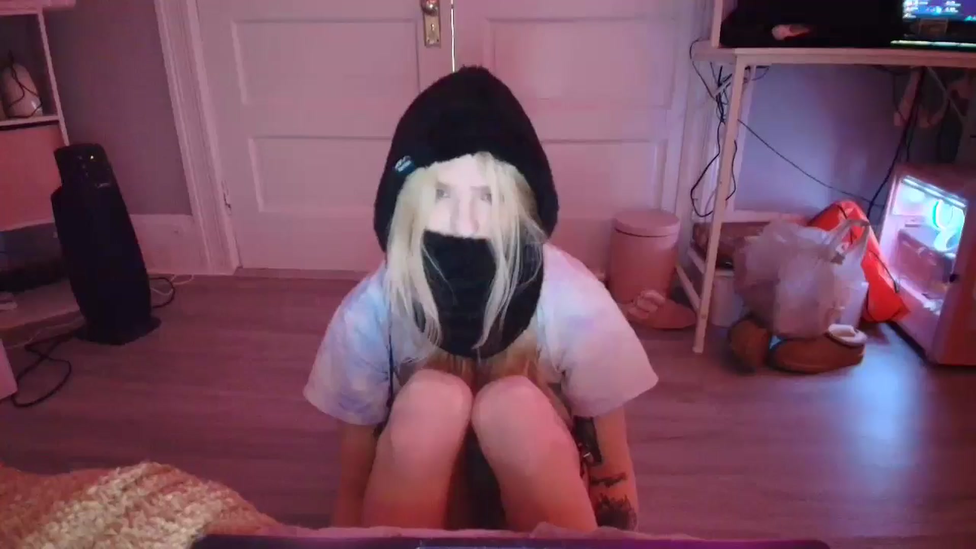Gallery image thumbnail from DuckChan0's myfreecams stream on, 12/03/2025, 17:23 image 15 of 20