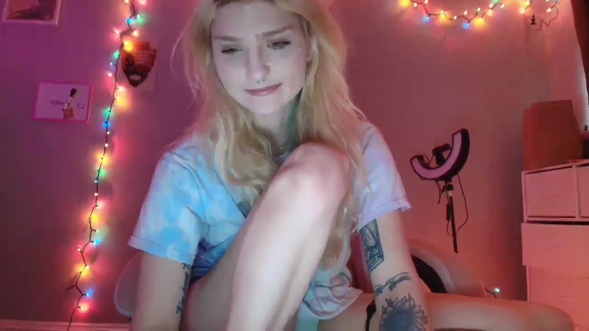 Gallery image thumbnail from DuckChan0's myfreecams stream on, 12/03/2025, 17:23 image 19 of 20
