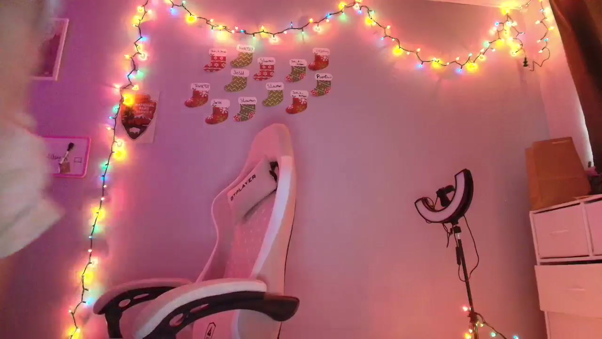 Gallery image thumbnail from DuckChan0's myfreecams stream on, 12/03/2025, 17:23 image 16 of 20