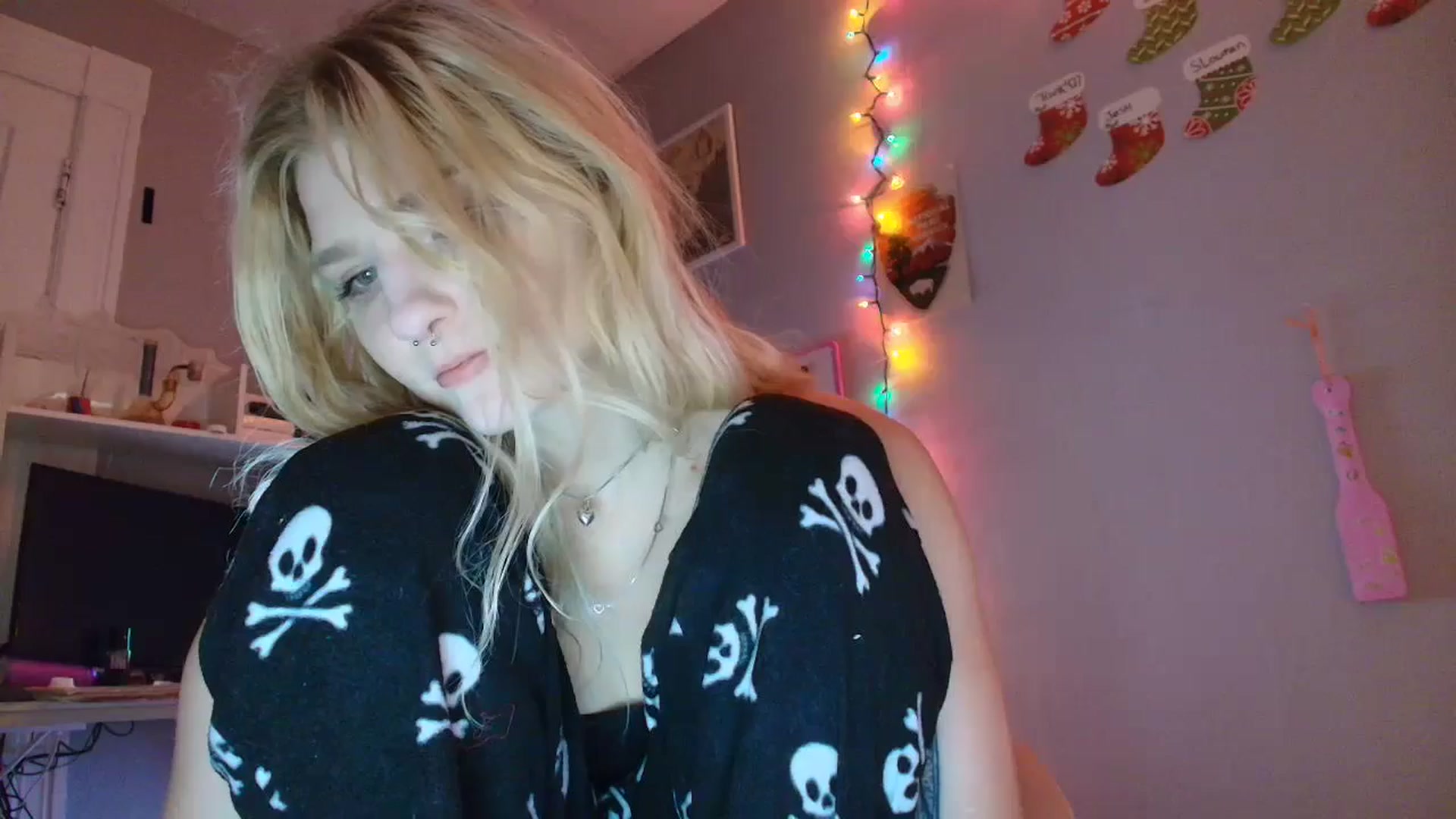 Gallery image thumbnail from DuckChan0's myfreecams stream on, 12/05/2025, 16:22 image 1 of 20
