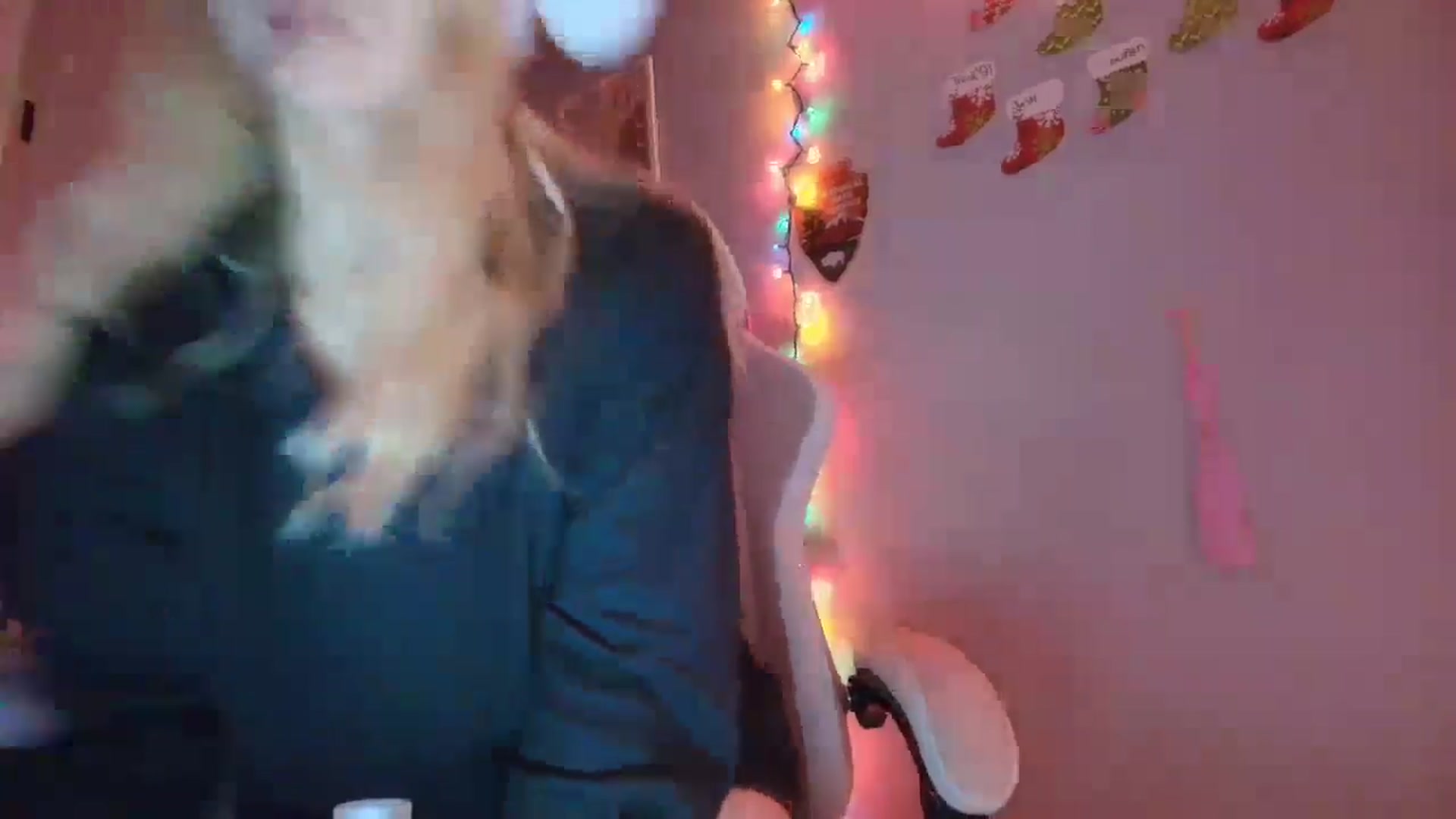 Gallery image thumbnail from DuckChan0's myfreecams stream on, 12/05/2025, 18:37 image 10 of 20