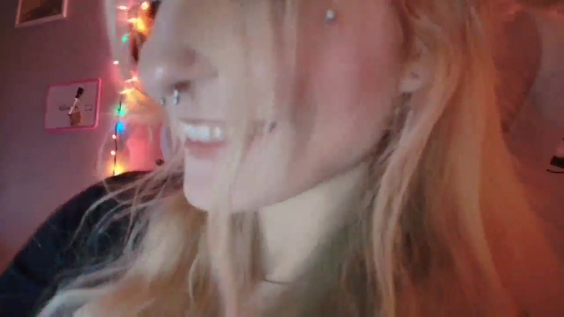 Gallery image thumbnail from DuckChan0's myfreecams stream on, 12/06/2025, 19:57 image 19 of 20