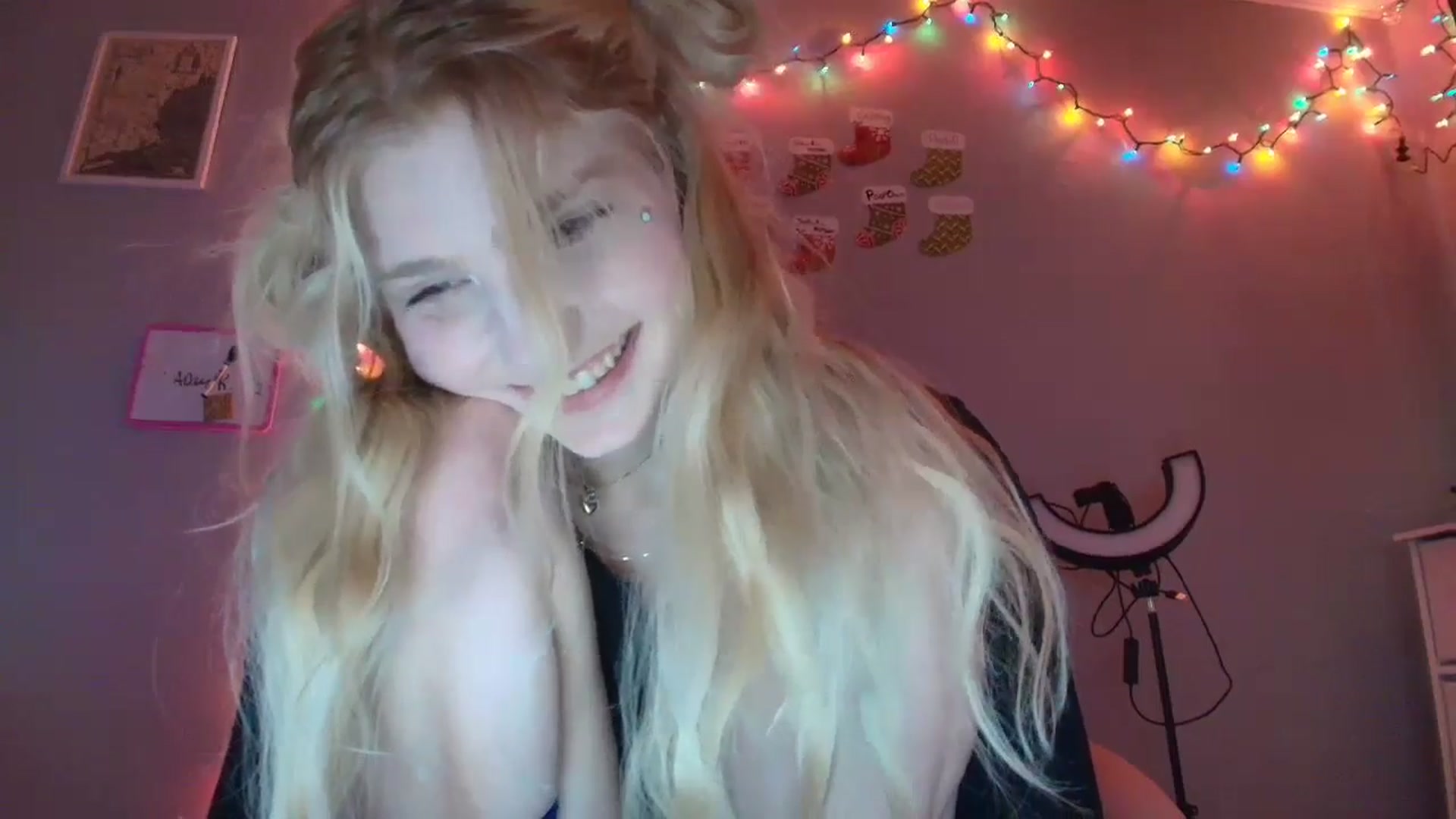 Gallery image thumbnail from DuckChan0's myfreecams stream on, 12/06/2025, 19:57 image 12 of 20