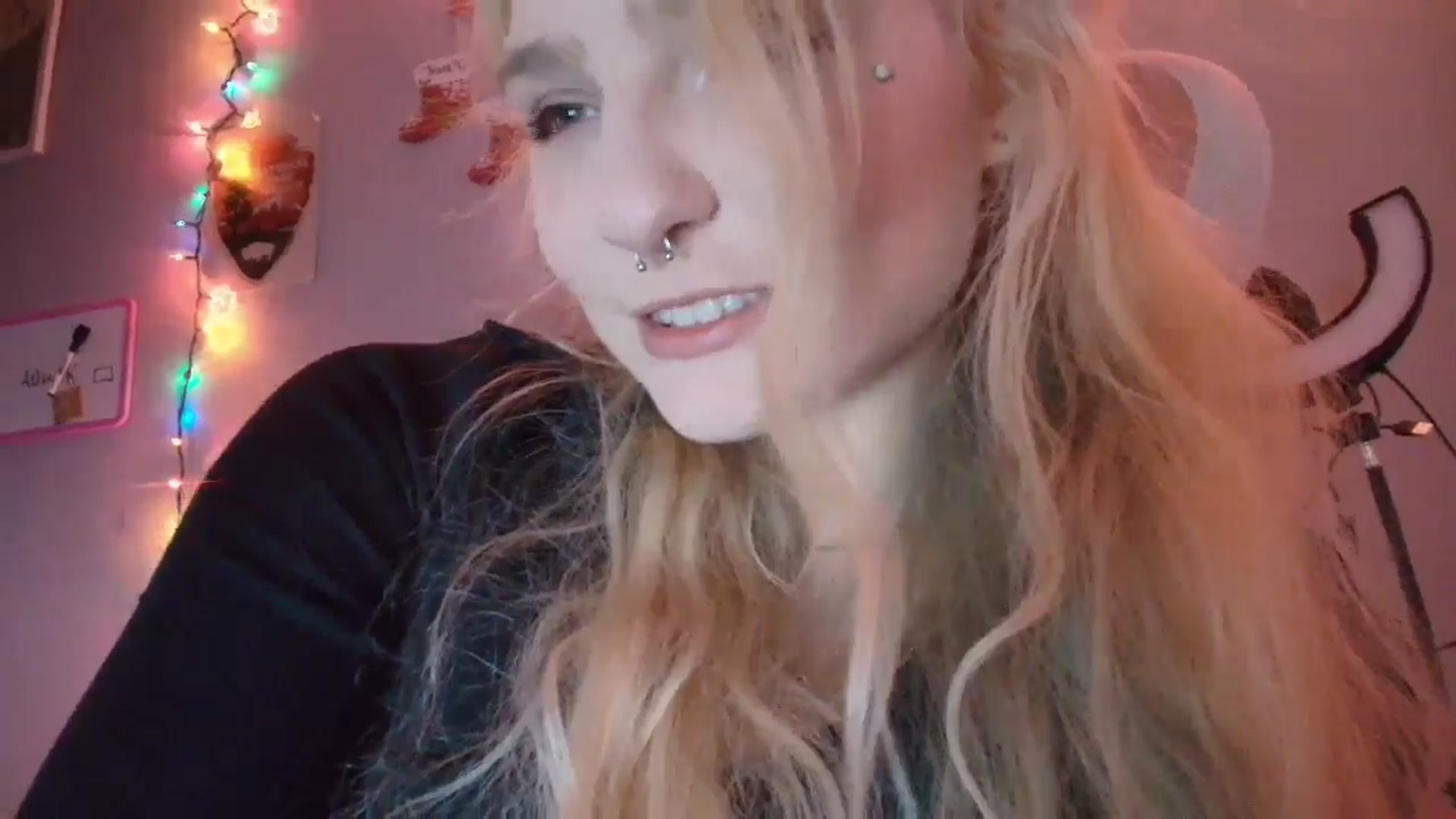 Gallery image thumbnail from DuckChan0's myfreecams stream on, 12/06/2025, 19:57 image 20 of 20