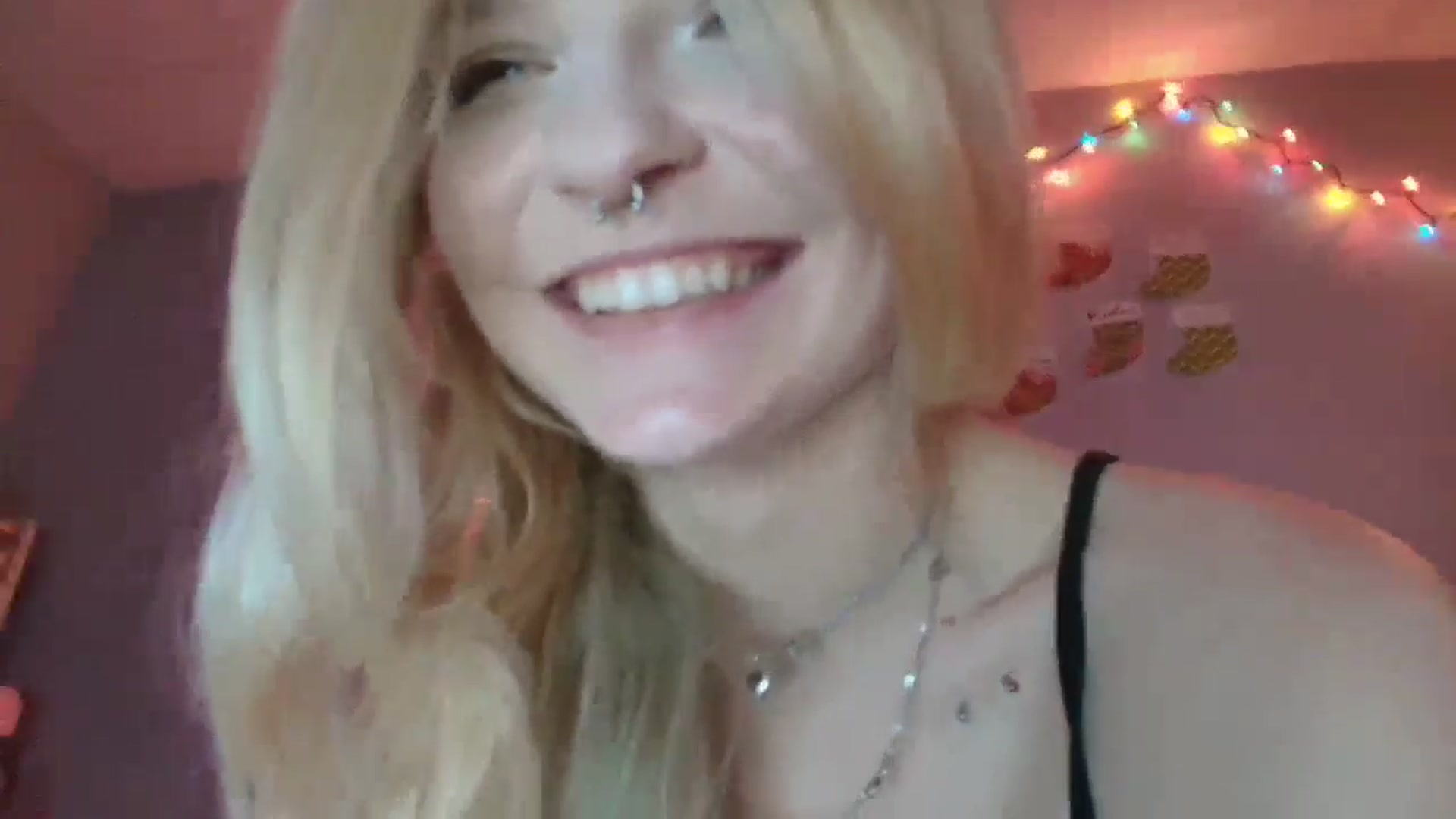 Gallery image thumbnail from DuckChan0's myfreecams stream on, 12/07/2025, 18:56 image 12 of 20