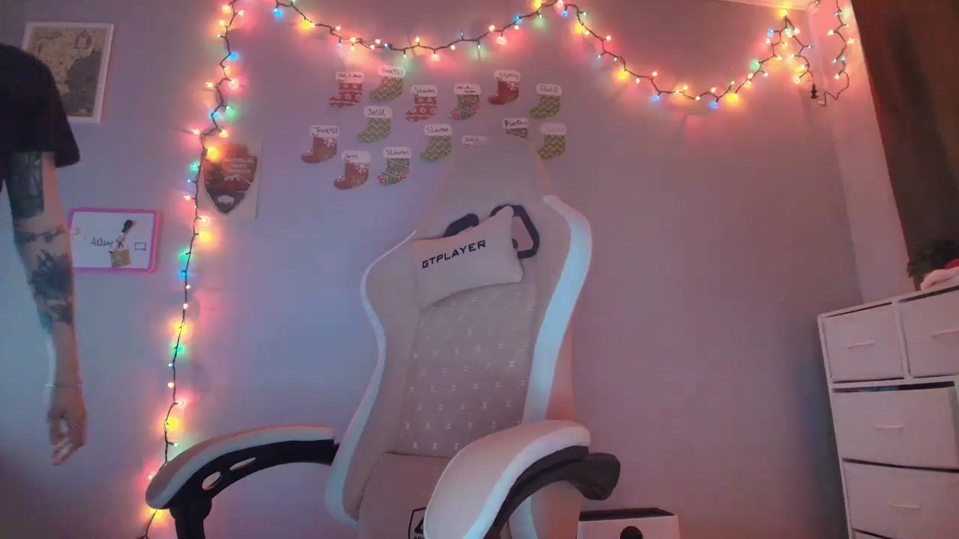 Gallery image thumbnail from DuckChan0's myfreecams stream on, 12/09/2025, 19:19 image 18 of 20