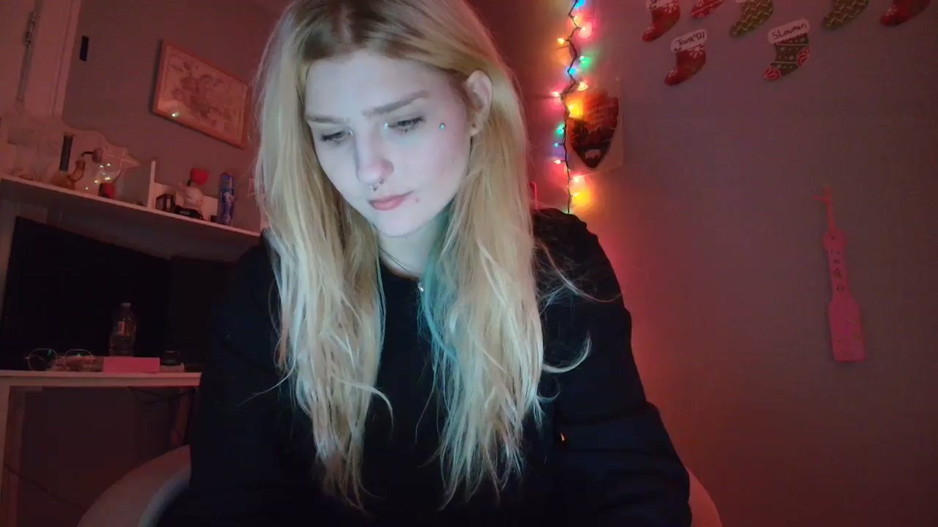 Gallery image thumbnail from DuckChan0's myfreecams stream on, 12/12/2025, 18:46 image 1 of 20