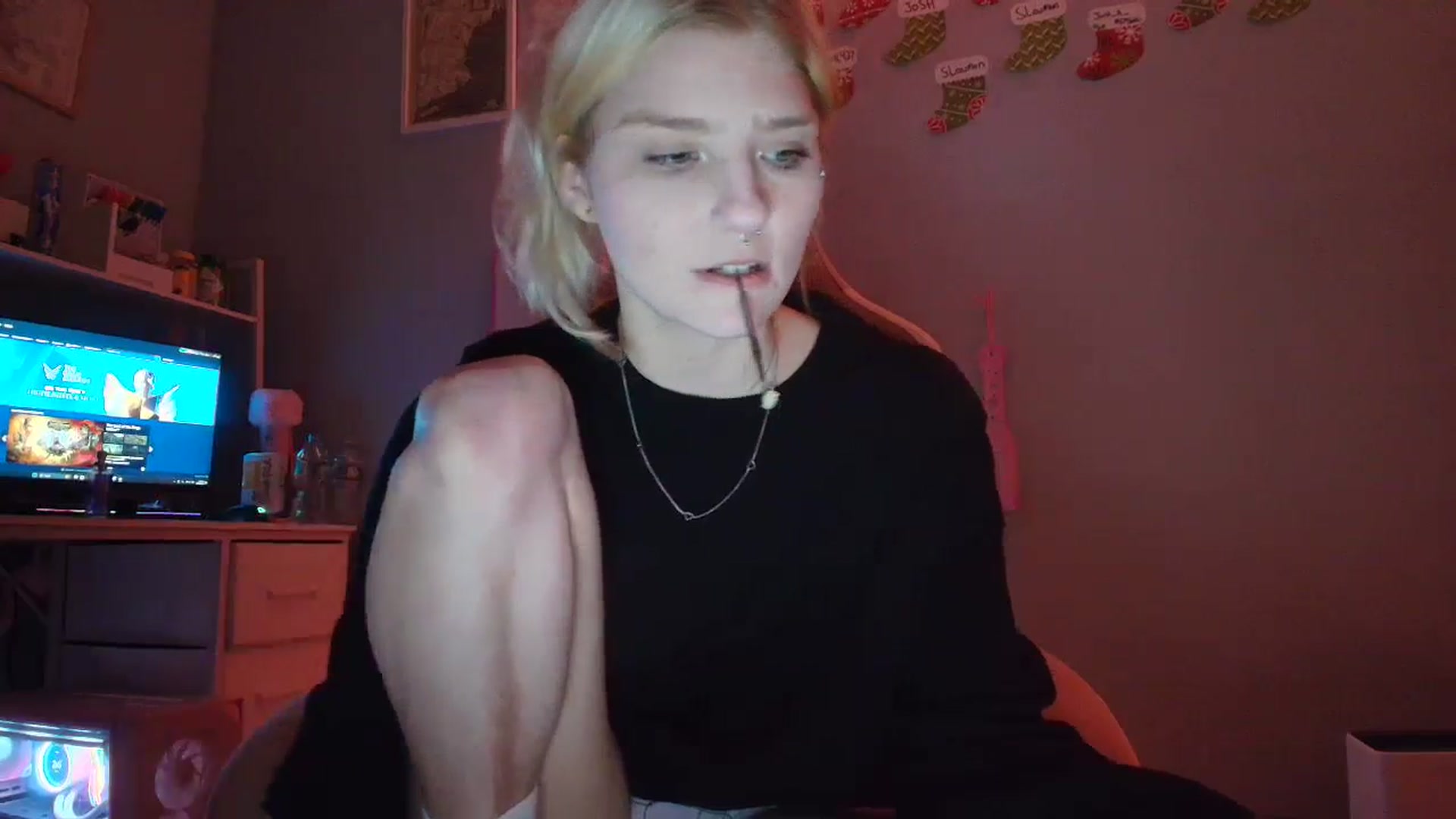 Gallery image thumbnail from DuckChan0's myfreecams stream on, 12/12/2025, 18:46 image 20 of 20
