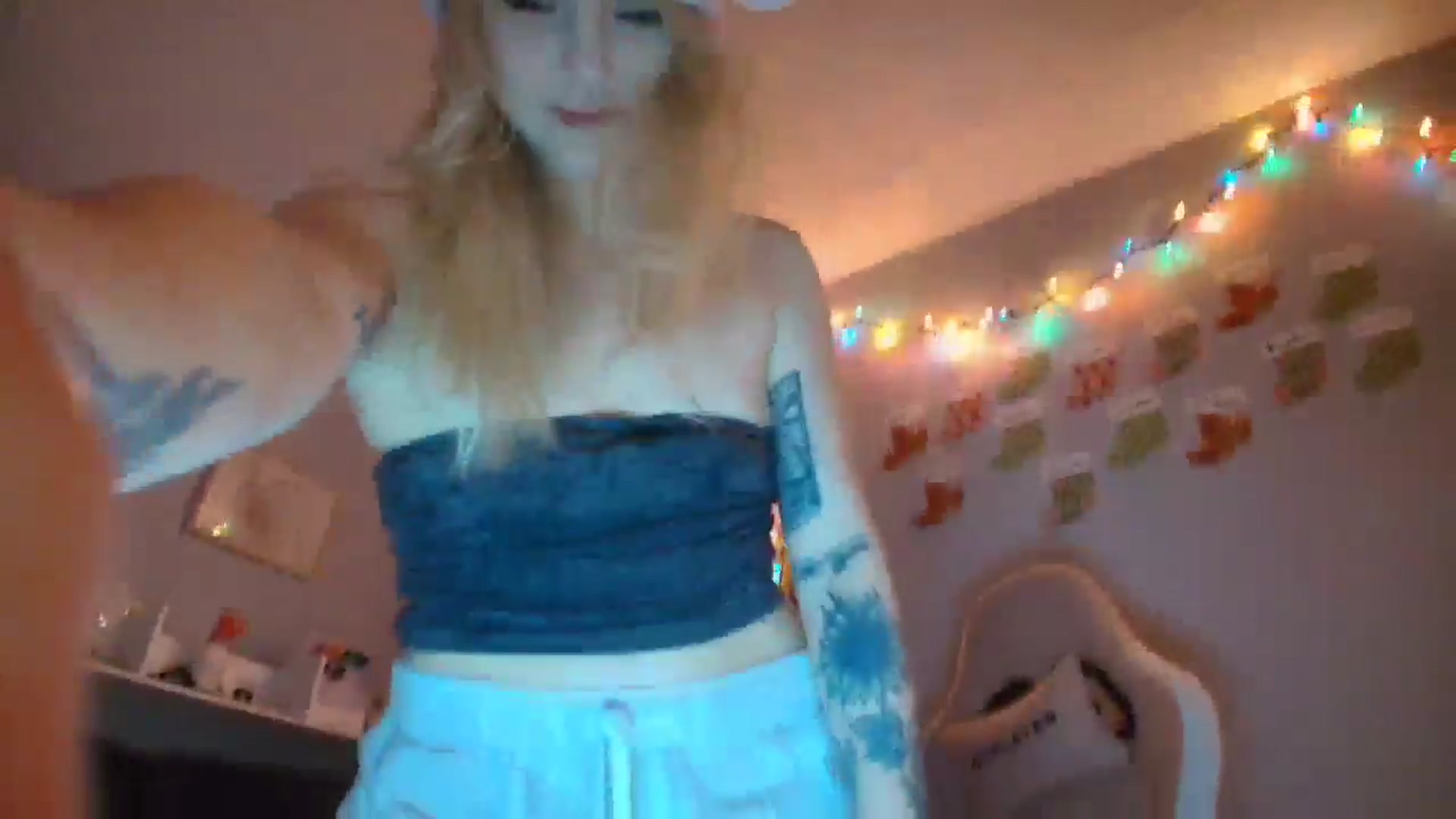 Gallery image thumbnail from DuckChan0's myfreecams stream on, 12/14/2025, 19:05 image 3 of 20