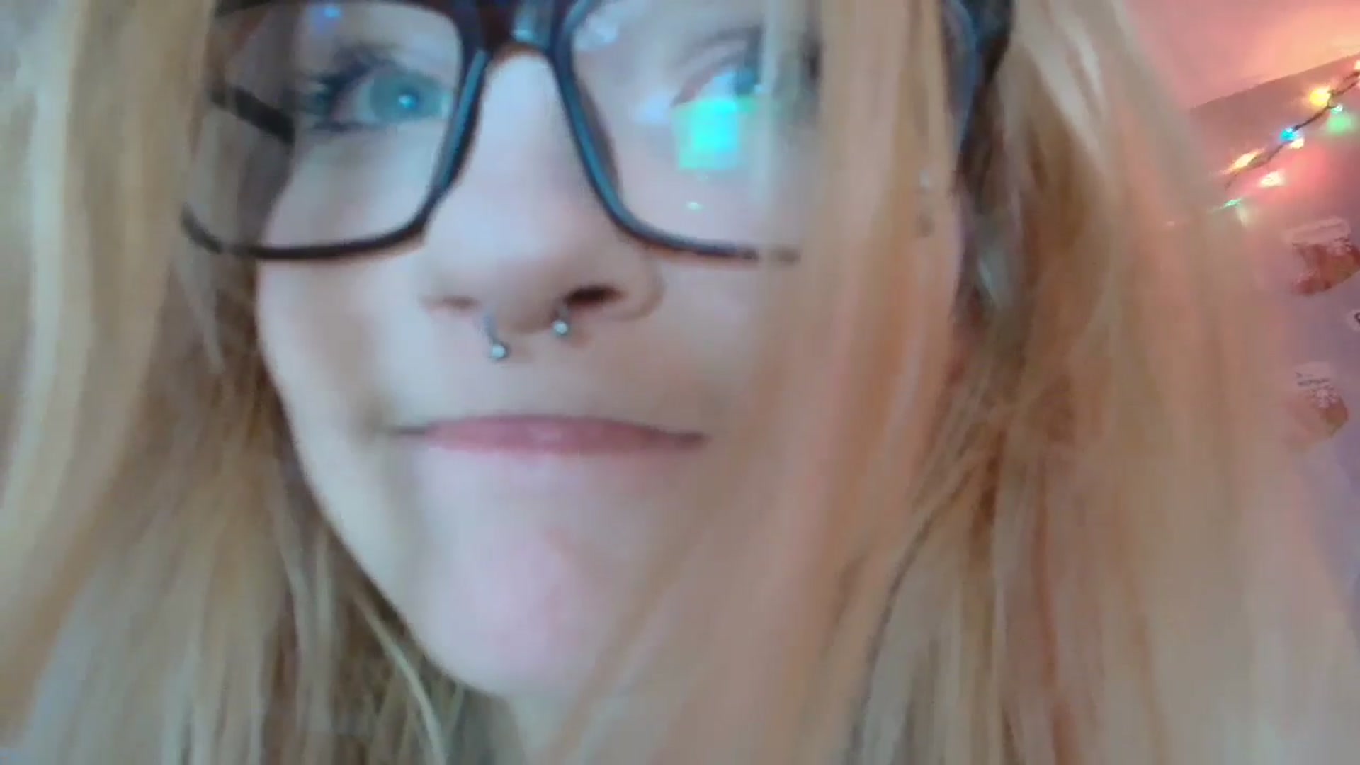 Gallery image thumbnail from DuckChan0's myfreecams stream on, 12/16/2025, 01:43 image 16 of 20