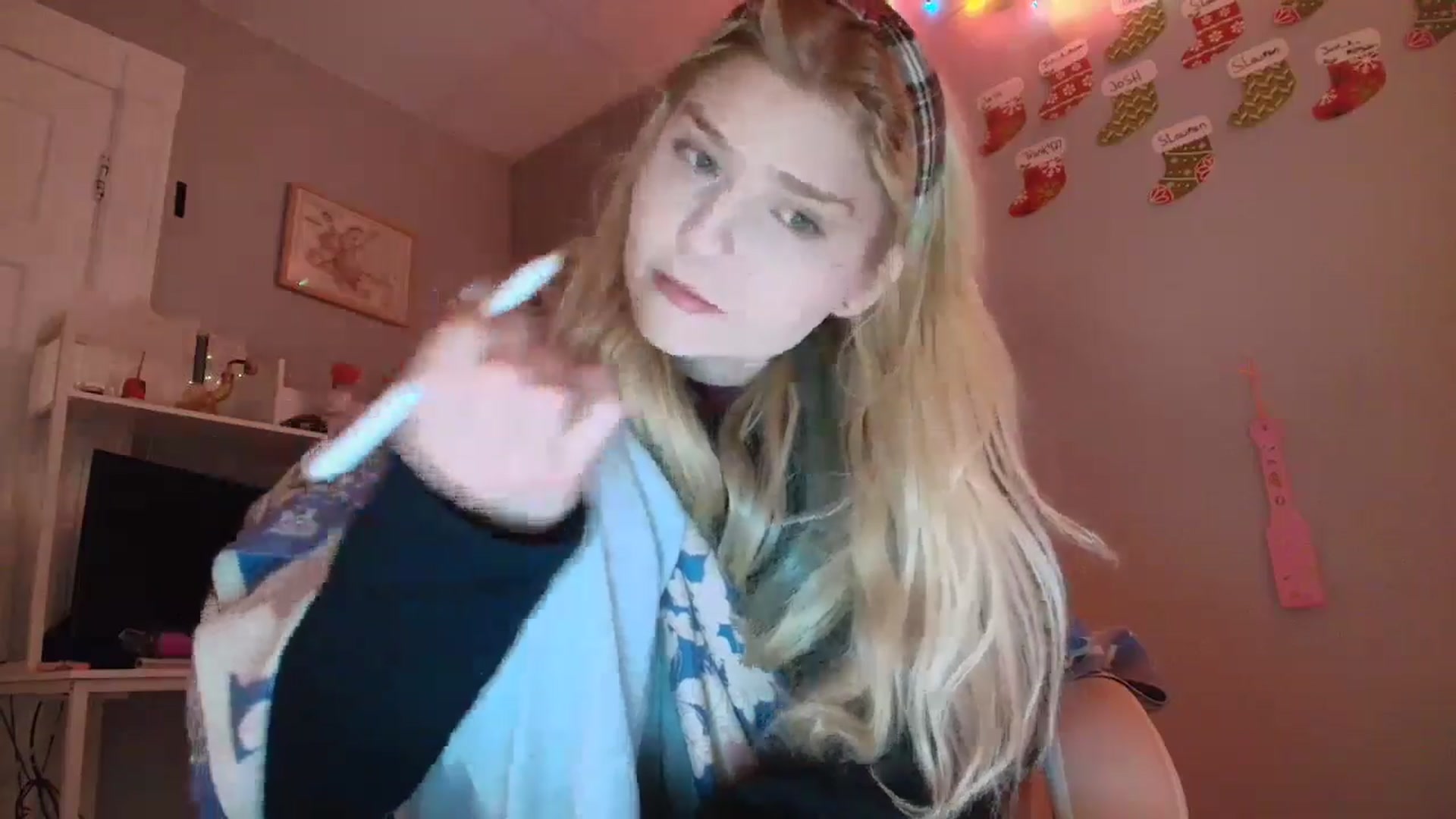 Gallery image thumbnail from DuckChan0's myfreecams stream on, 12/16/2025, 15:47 image 3 of 20
