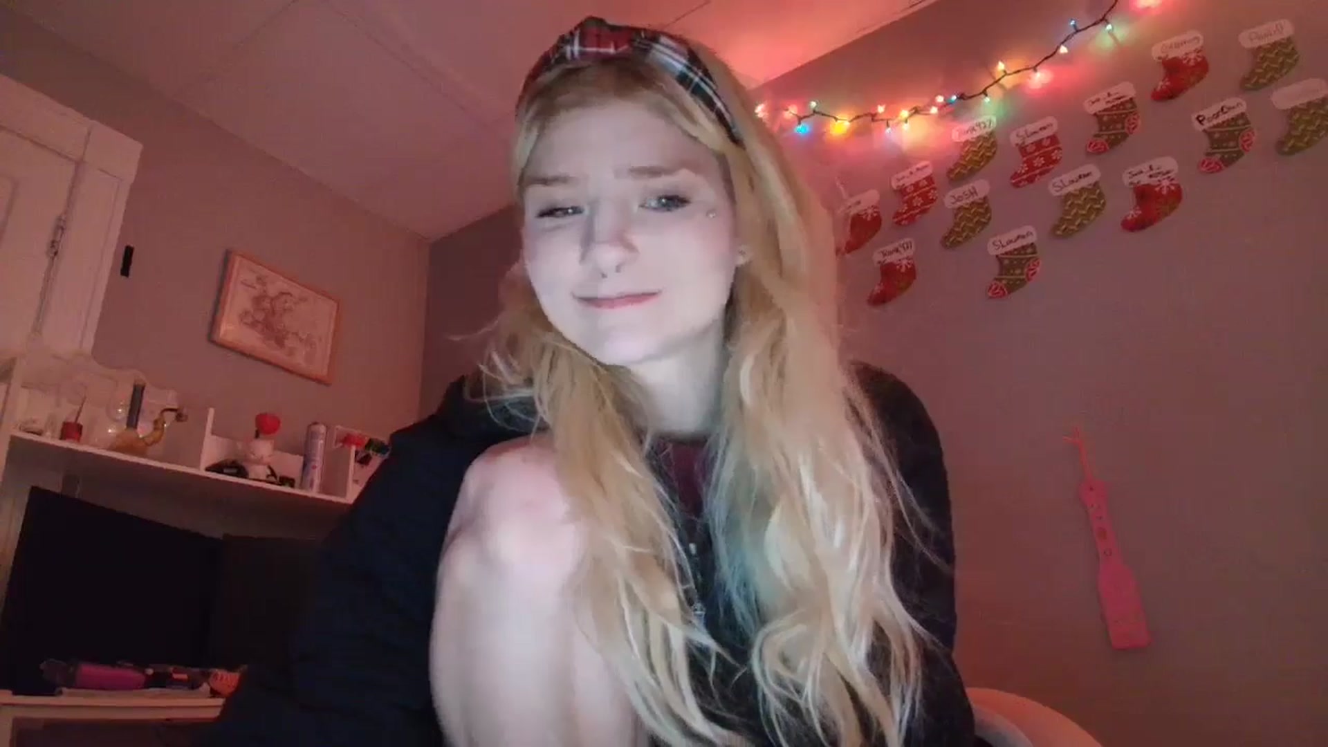 Gallery image thumbnail from DuckChan0's myfreecams stream on, 12/16/2025, 15:47 image 5 of 20