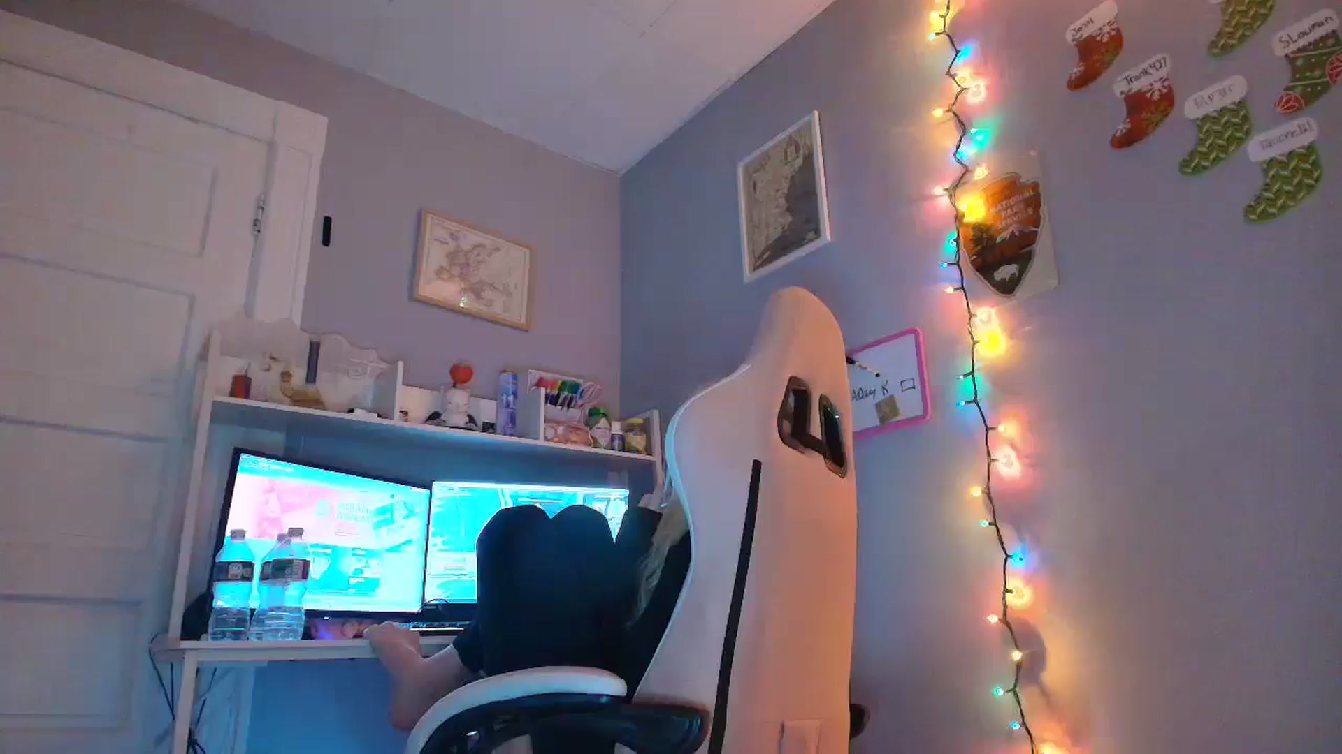 Gallery image thumbnail from DuckChan0's myfreecams stream on, 12/17/2025, 16:00 image 7 of 20