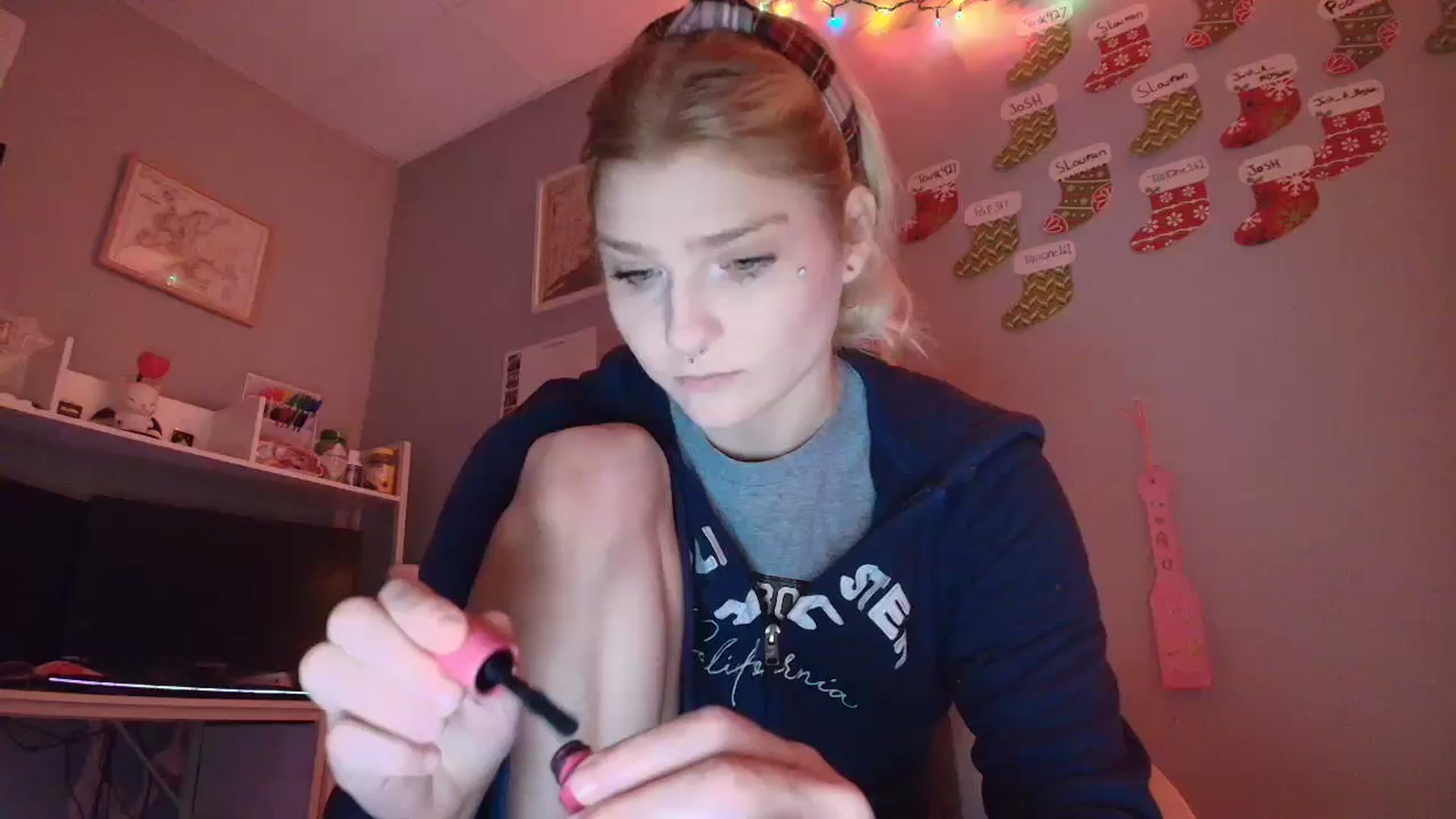 Gallery image thumbnail from DuckChan0's myfreecams stream on, 12/18/2025, 14:53 image 2 of 20