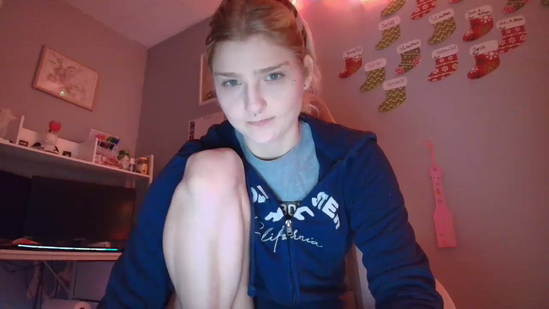 Gallery image thumbnail from DuckChan0's myfreecams stream on, 12/18/2025, 14:53 image 1 of 20