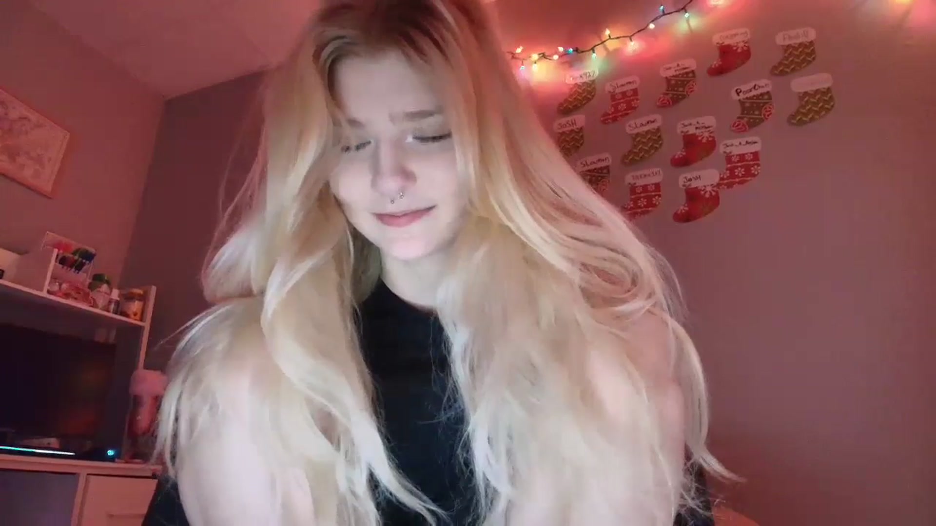 Gallery image thumbnail from DuckChan0's myfreecams stream on, 12/18/2025, 14:53 image 13 of 20