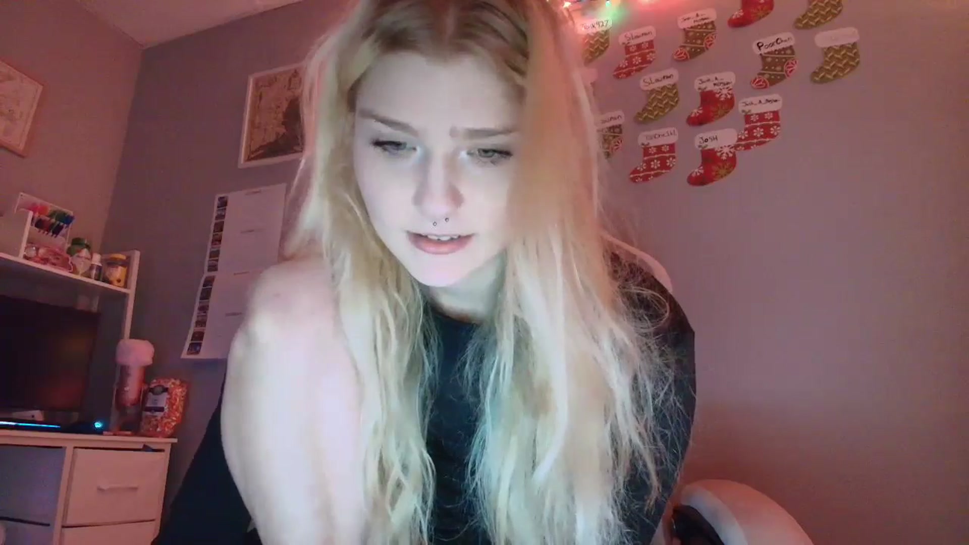 Gallery image thumbnail from DuckChan0's myfreecams stream on, 12/18/2025, 14:53 image 10 of 20