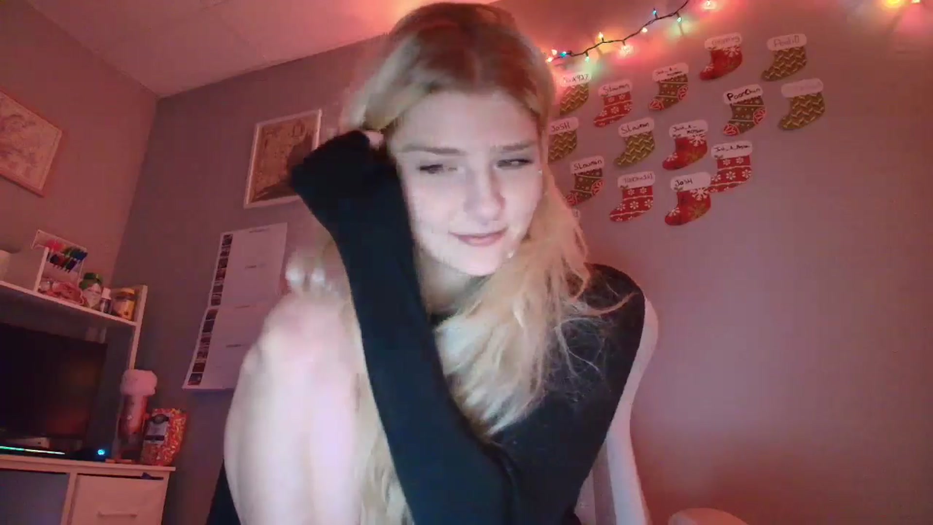 Gallery image thumbnail from DuckChan0's myfreecams stream on, 12/18/2025, 14:53 image 11 of 20