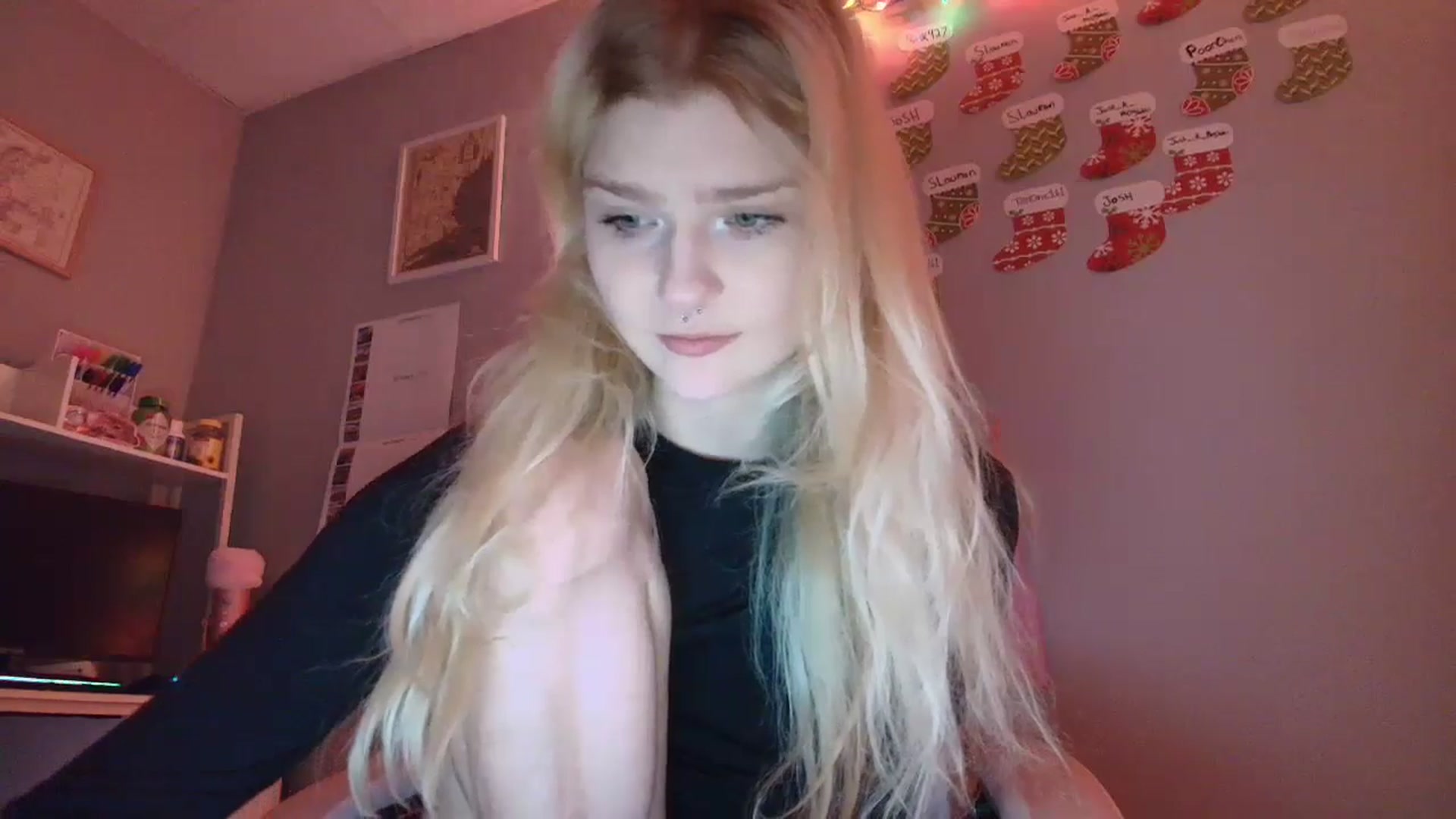 Gallery image thumbnail from DuckChan0's myfreecams stream on, 12/18/2025, 14:53 image 5 of 20