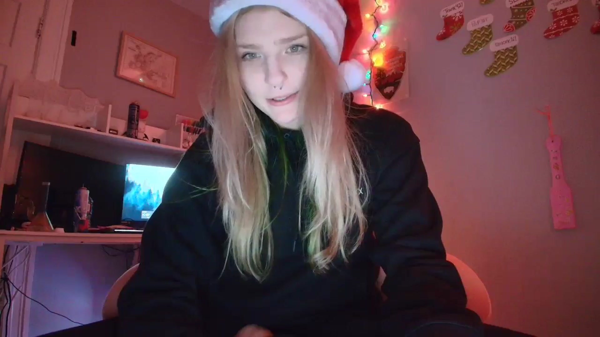 Gallery image thumbnail from DuckChan0's myfreecams stream on, 12/19/2025, 19:58 image 10 of 20