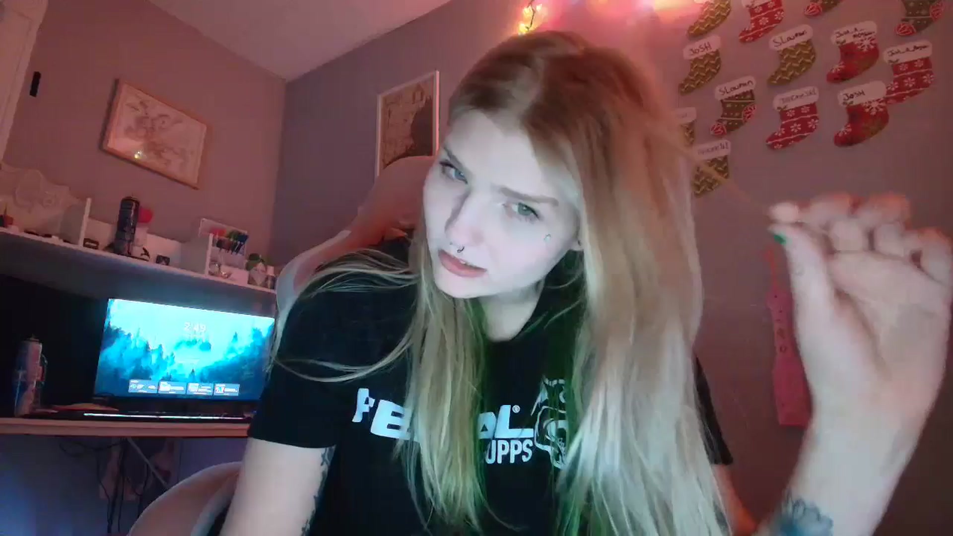 Gallery image thumbnail from DuckChan0's myfreecams stream on, 12/19/2025, 19:58 image 19 of 20