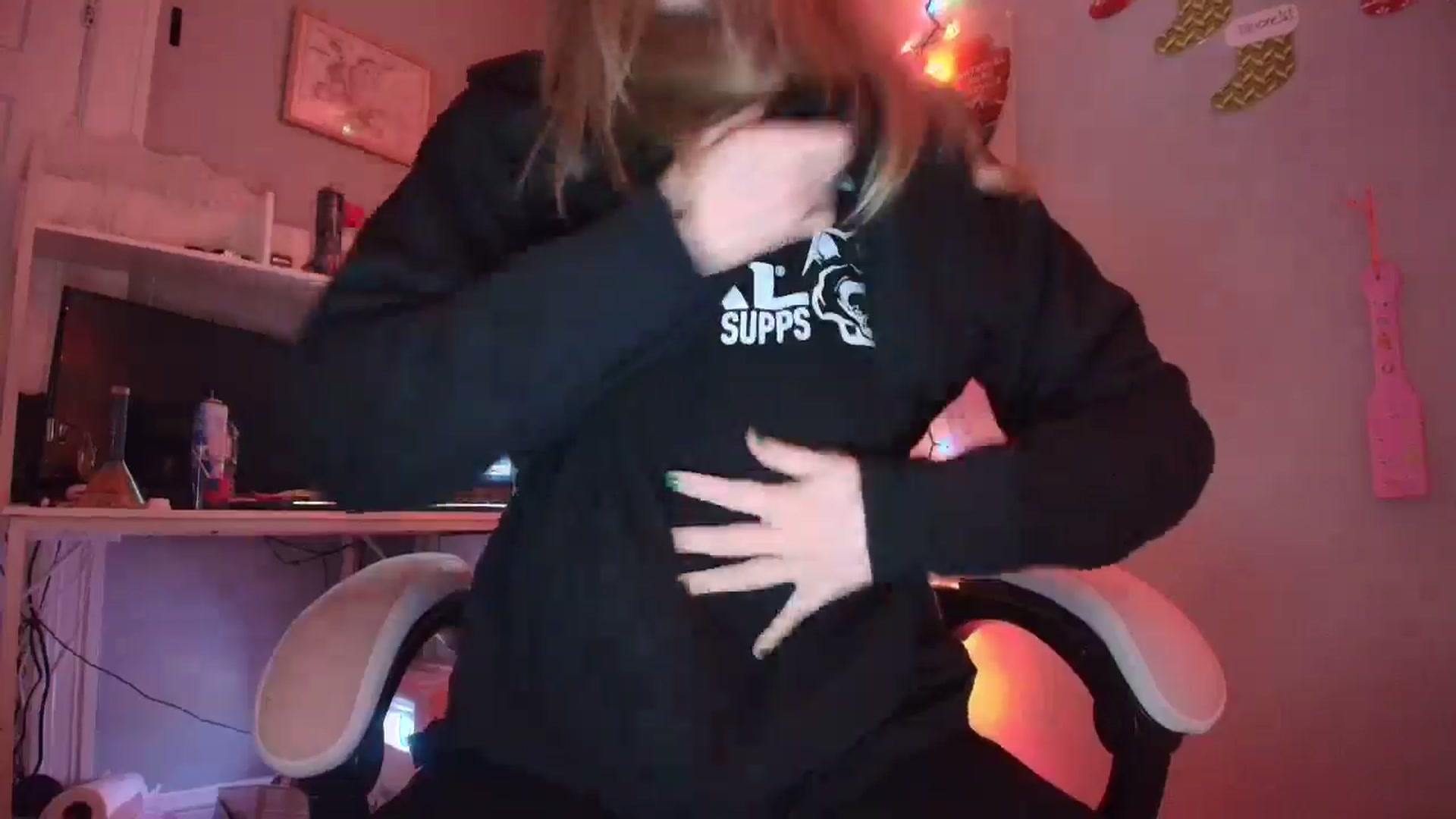 Gallery image thumbnail from DuckChan0's myfreecams stream on, 12/19/2025, 19:58 image 8 of 20