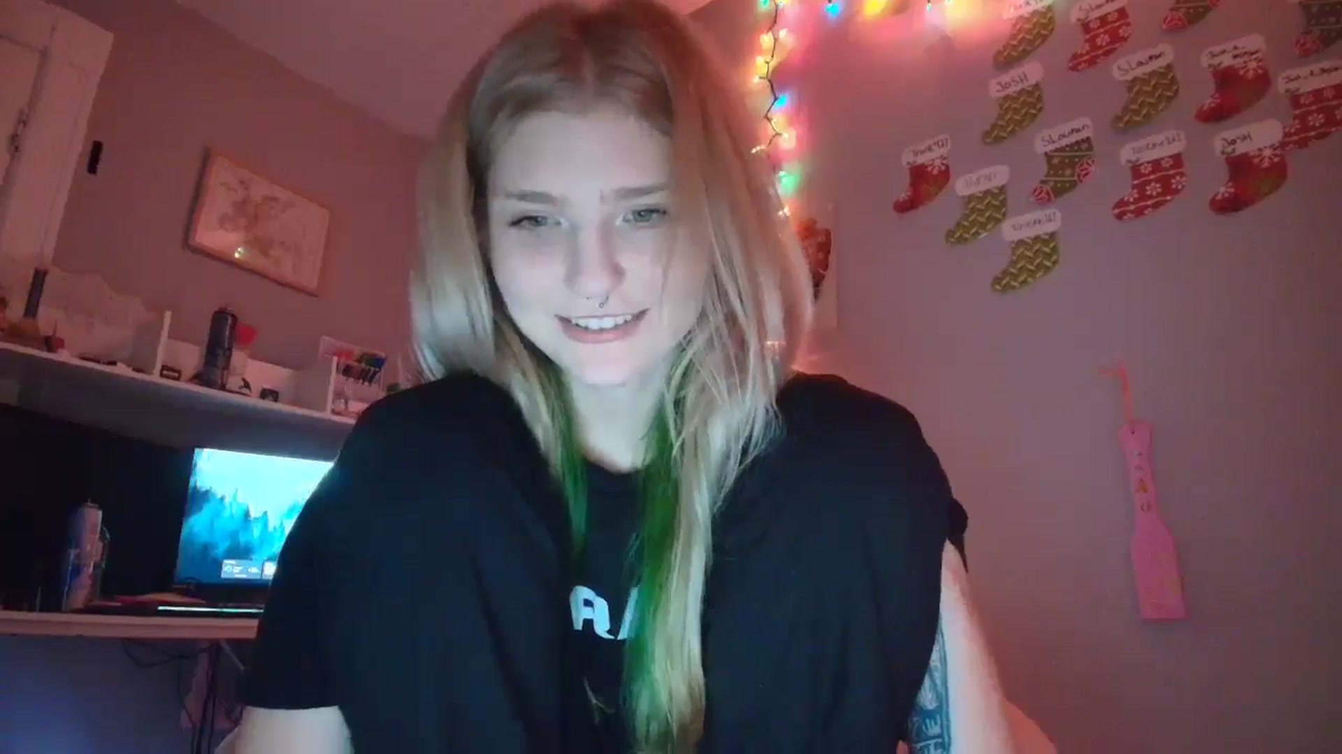 Gallery image thumbnail from DuckChan0's myfreecams stream on, 12/19/2025, 19:58 image 20 of 20