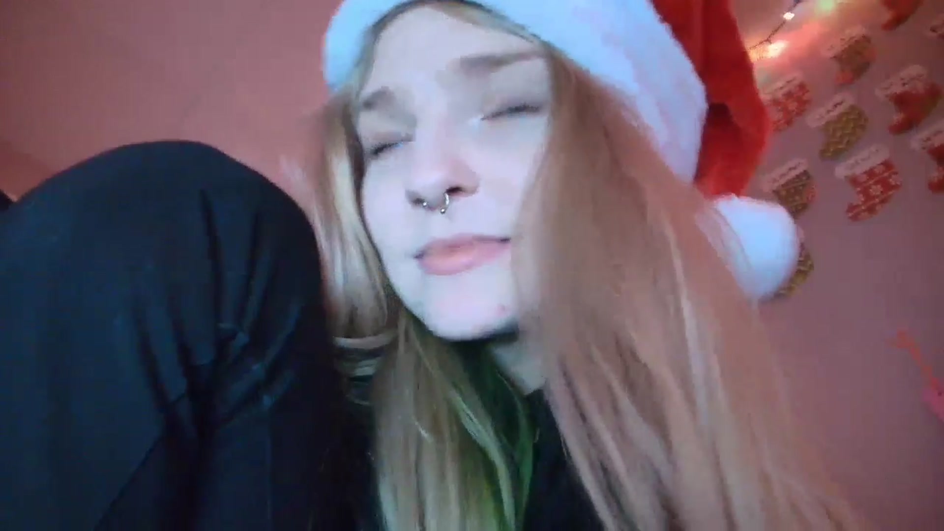 Gallery image thumbnail from DuckChan0's myfreecams stream on, 12/19/2025, 19:58 image 11 of 20